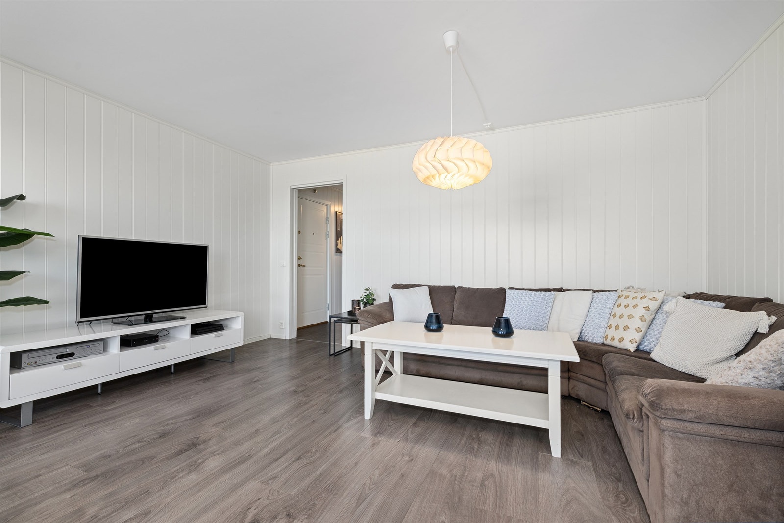 Kabel-TV og internett fra Telenor er inkludert i felleskostnadene. Galleribilde