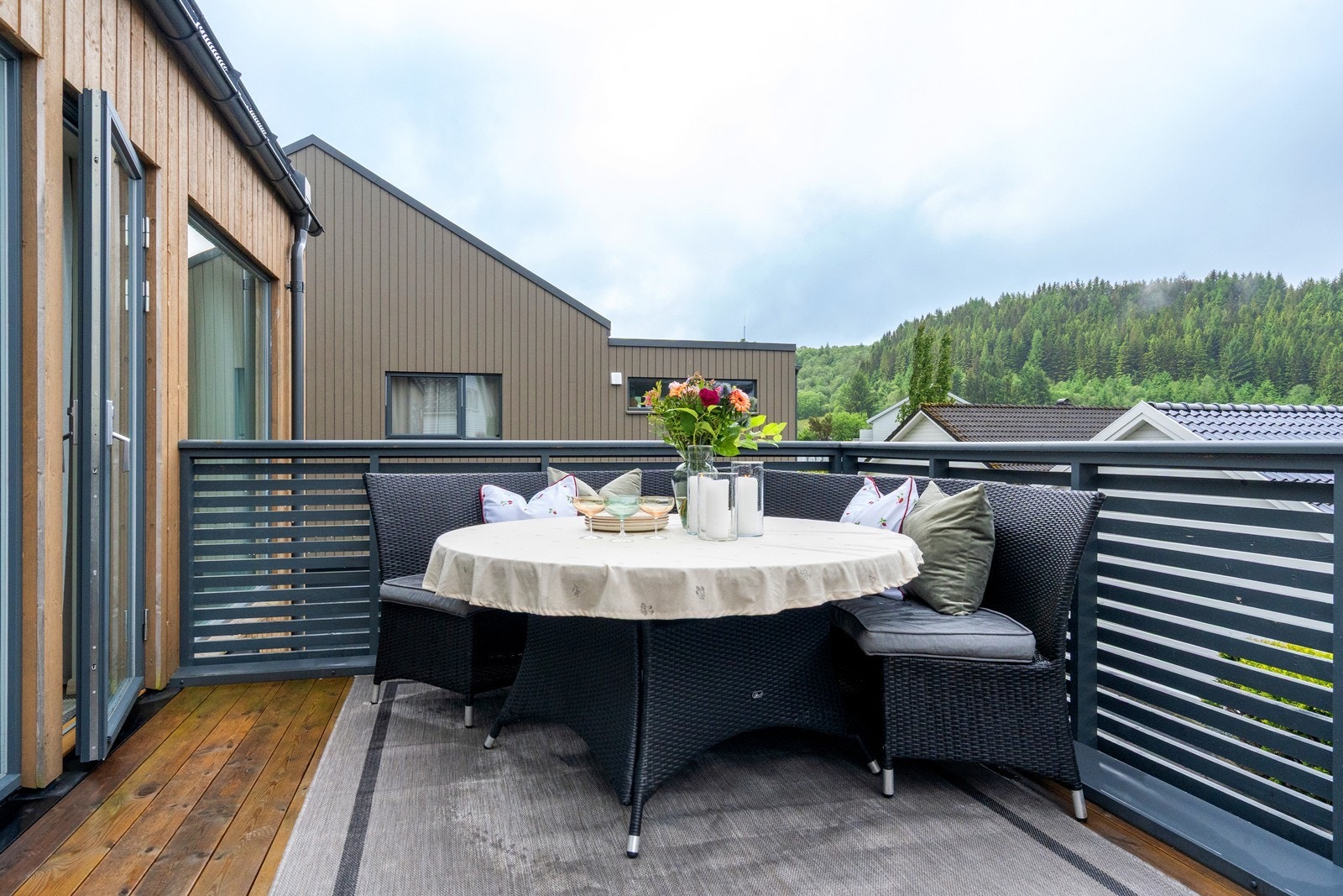 Terrassen er på ca. 25 m². Galleribilde