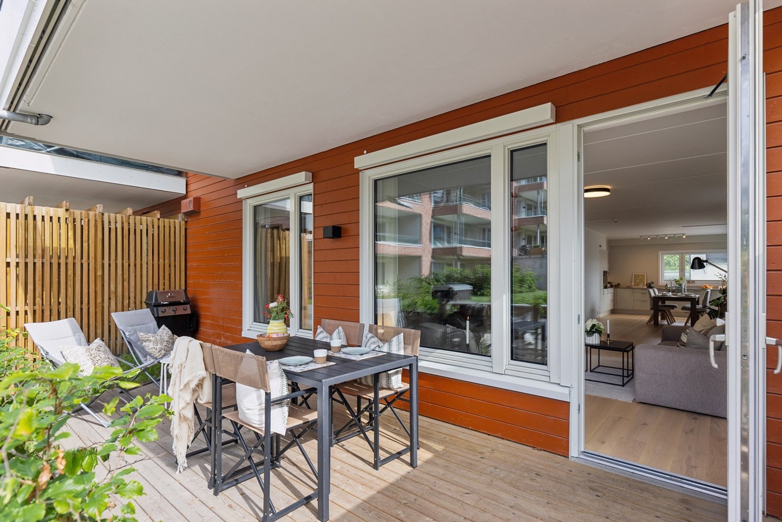 En innbydende terrasse på 14 kvm - ideelt for avslapning og hyggelige sammenkomster. Galleribilde
