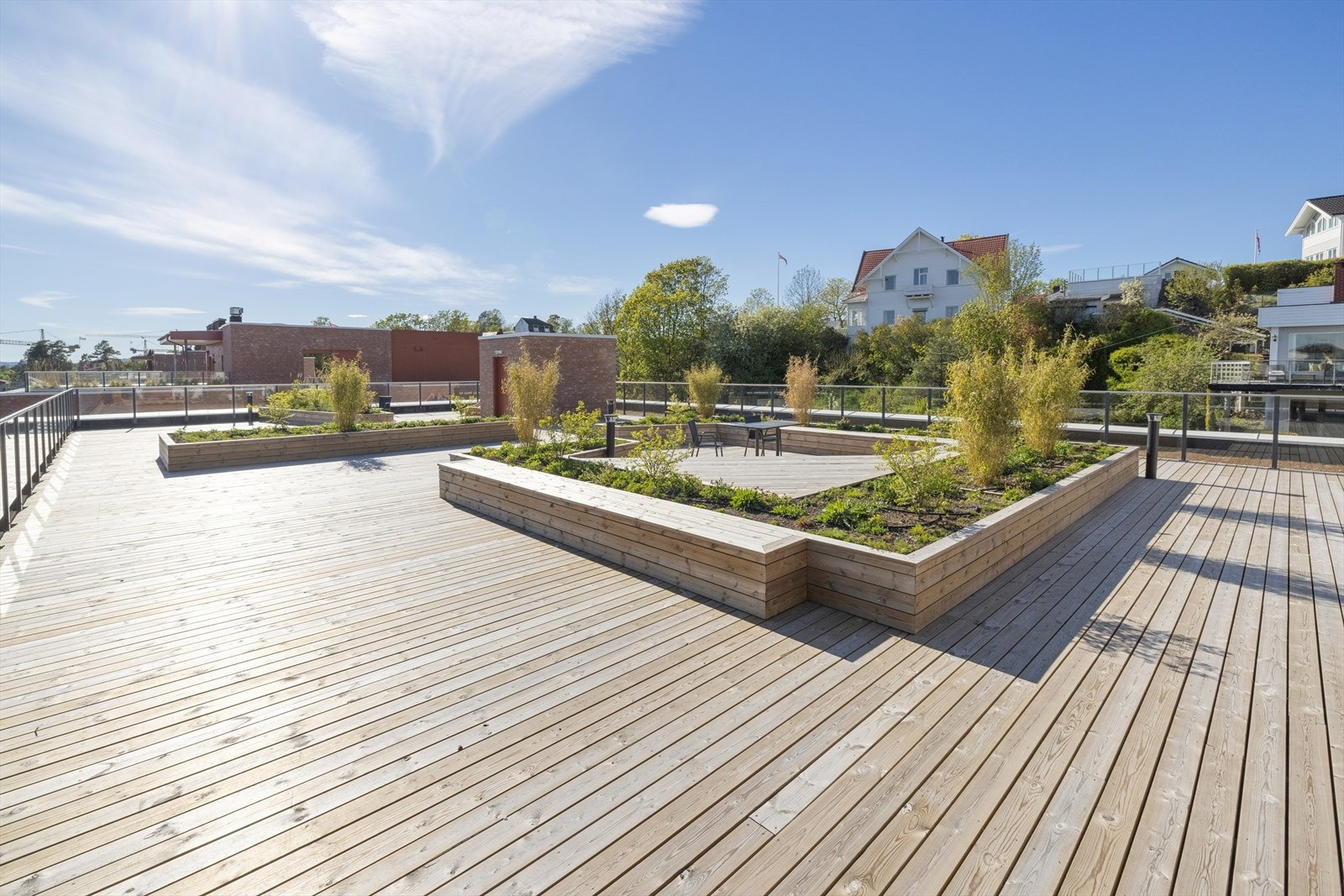 Felles takterrasse med sol "hele døgnet"...!! Galleribilde