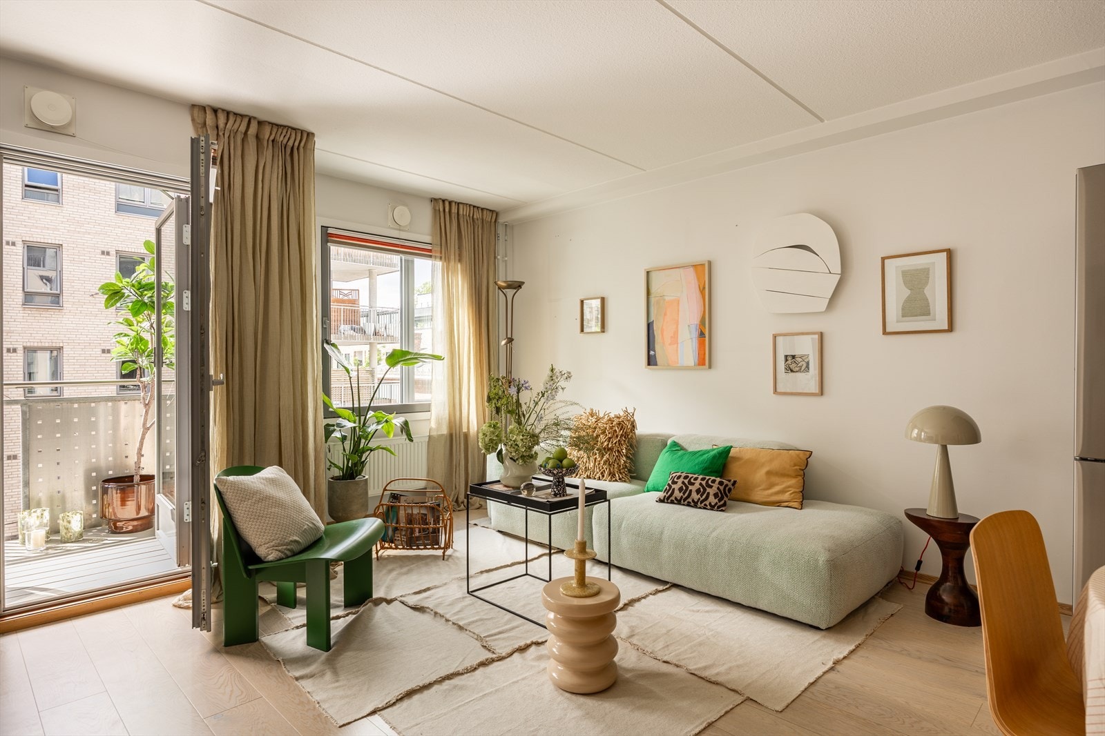 Leilighet med garasjeplass som ligger i byggets 3. etasje, som har en god og fleksibel planløsning med hybeldel som kan leies ut skattefritt, eller brukes selv. Galleribilde