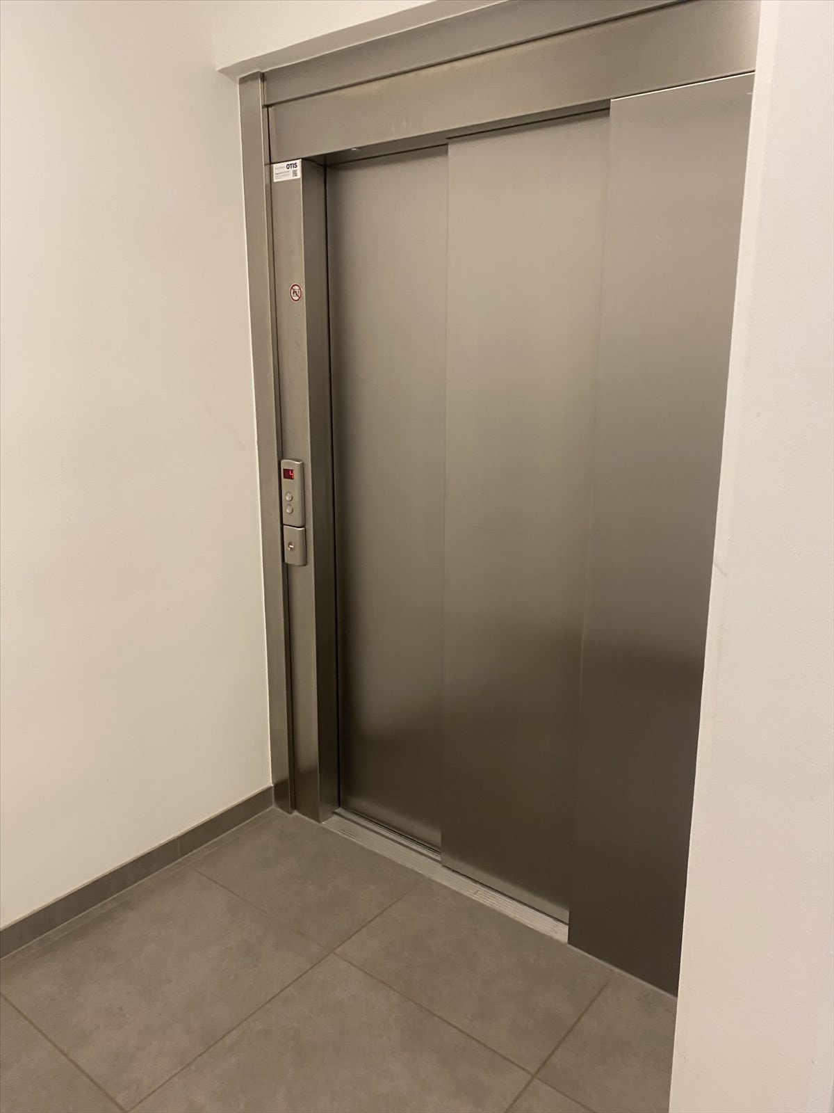 Heis fra garasjeplan opp til hver etg. Galleribilde