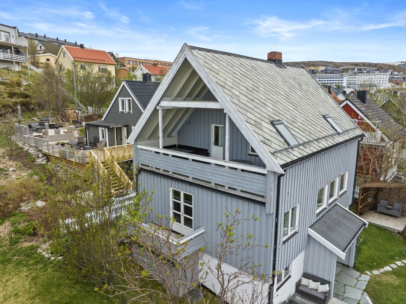Takterrassen gir en privat og tilbaketrukket sone med plass til utemøbler. Galleribilde