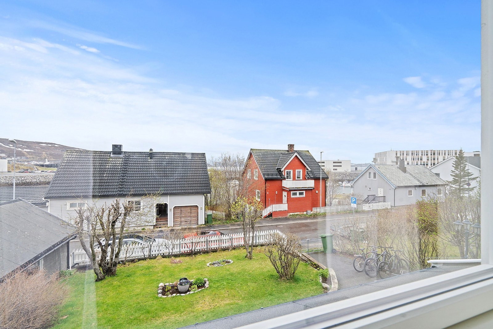 Eiendommen ligger i et etablert og rolig boligområde. Galleribilde