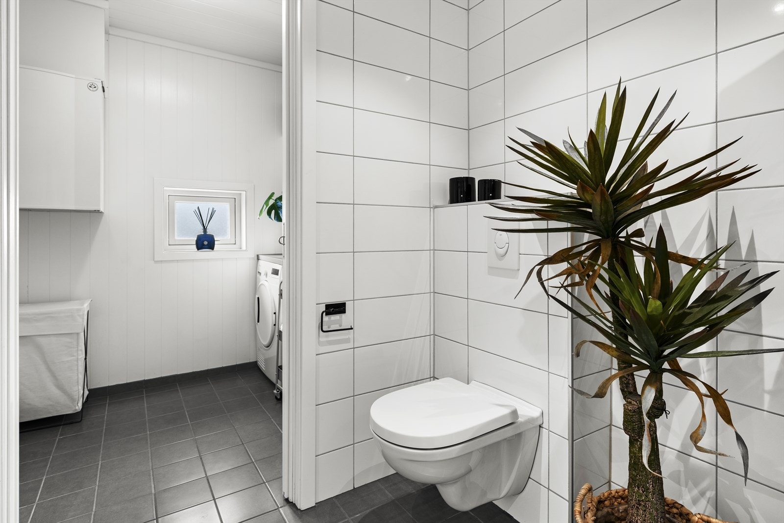 Inngang til vaskerom Galleribilde