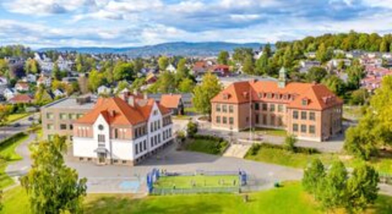 Østensjø skole (1-7 kl.) ligger kort gangavstand fra boligen Galleribilde