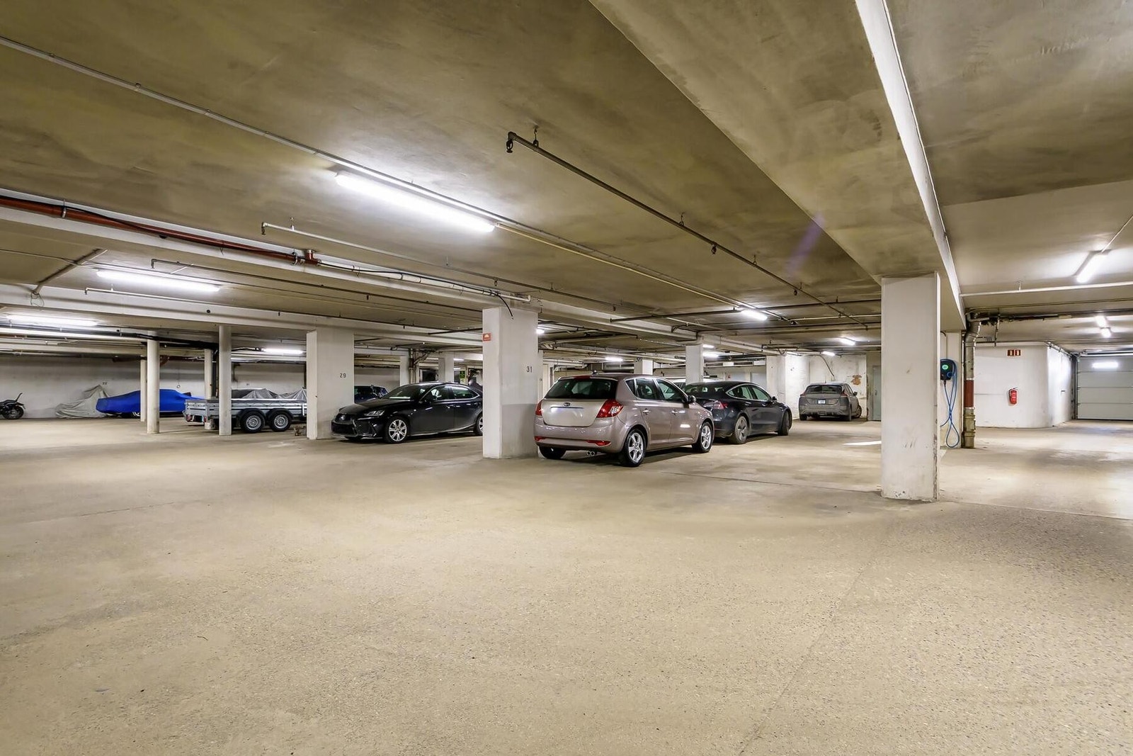 Parkering i felles garasjeanlegg Galleribilde