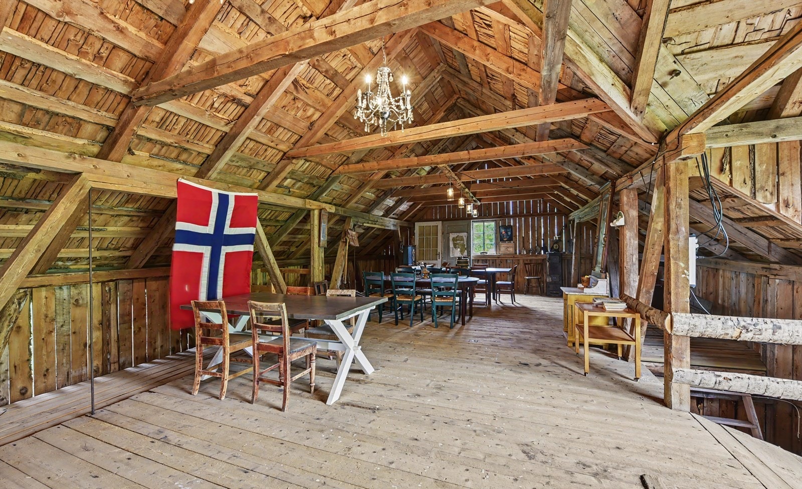 Her er det god plass til sosiale sammenkomster eller store prosjekter. Galleribilde