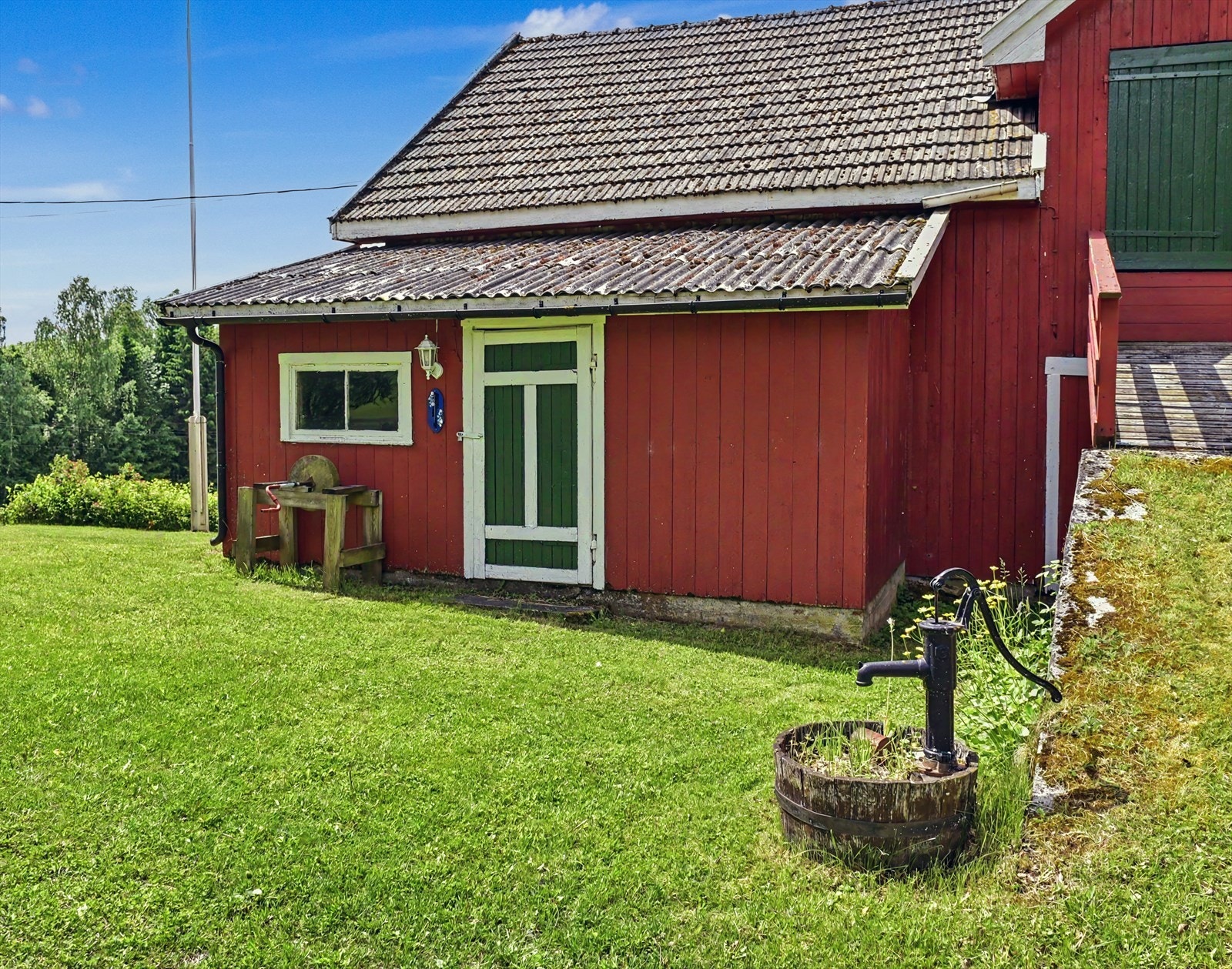 Sjarmerende detaljer på tunet. Galleribilde