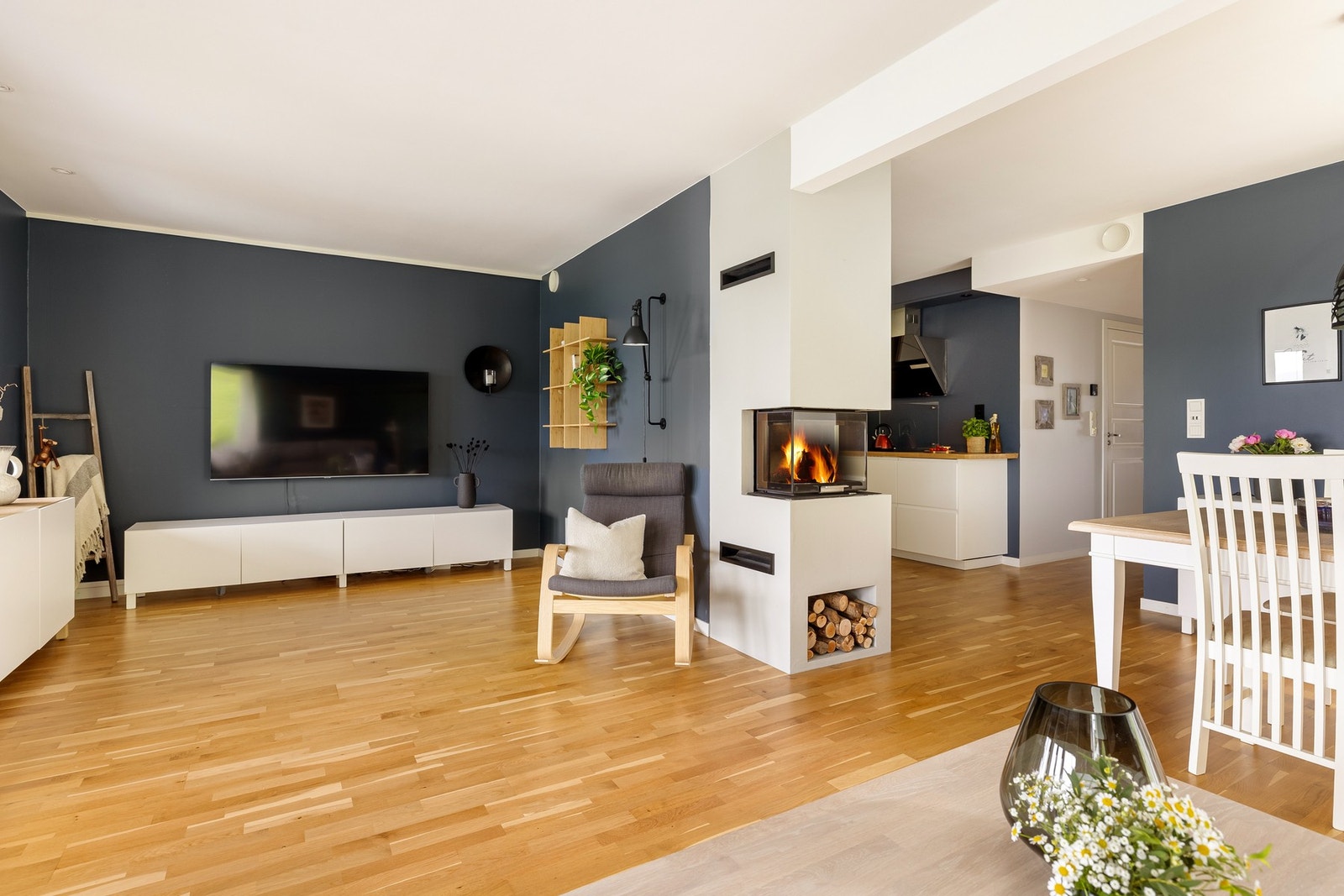 Det var opprinnelig et soverom i stuen, mulighet for å sette opp en lettvegg om man ønsker et ekstra soverom. Galleribilde