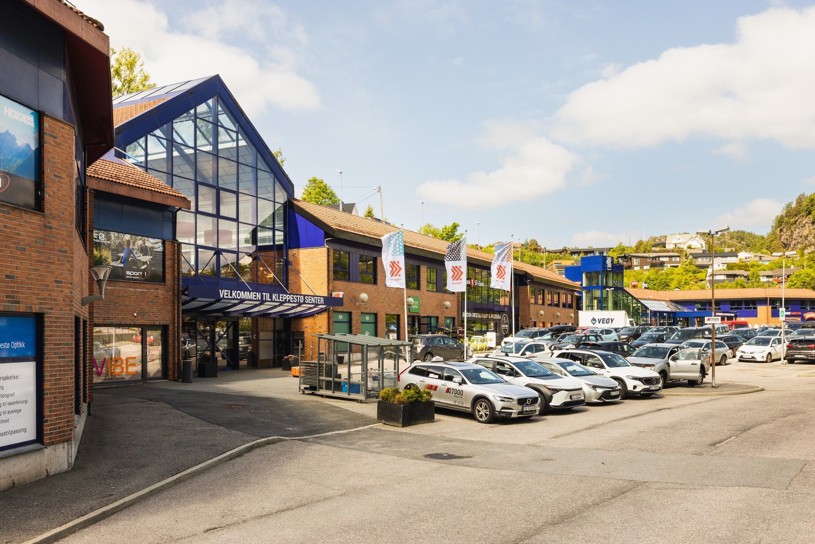 Det er kun 6 minutters kjøring til Kleppestø senter. Galleribilde