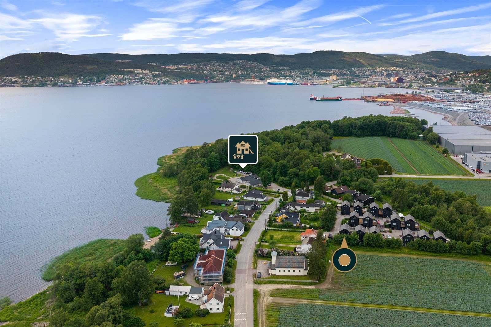 Attraktiv beliggenhet som grenser til Drammensfjorden ved Gilhusodden friluftsområde Galleribilde
