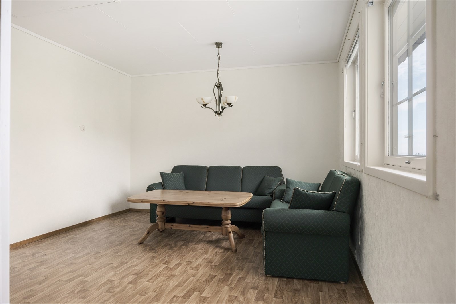 Boligen har en ekstra stue, ideell som TV-stue eller lekerom. Galleribilde