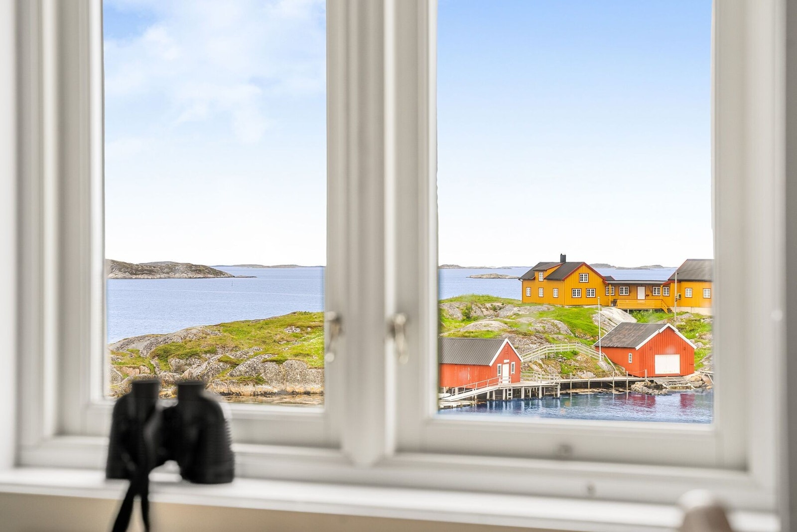 Flott utsikt fra kjøkkenvinduet Galleribilde