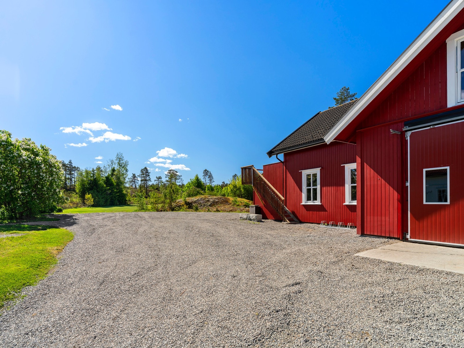 Låve. Galleribilde