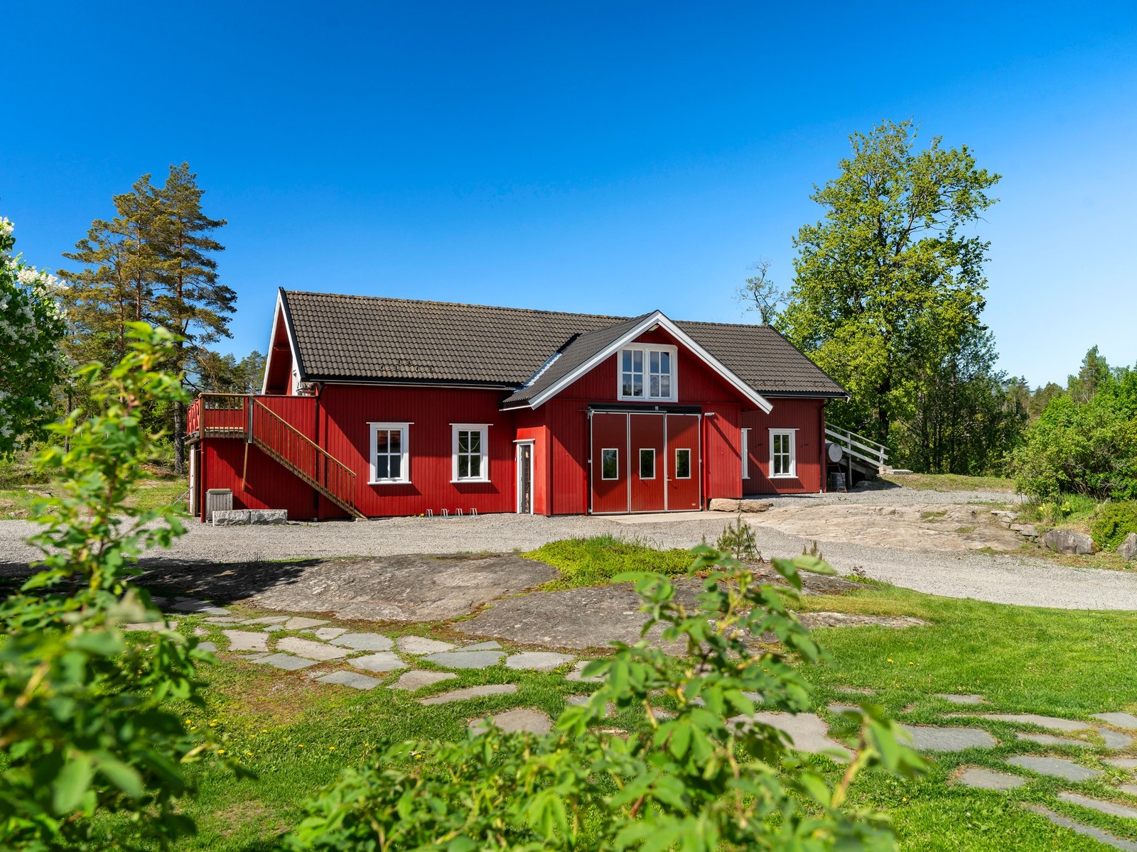 Kledning på låven skiftet i 2015. Galleribilde