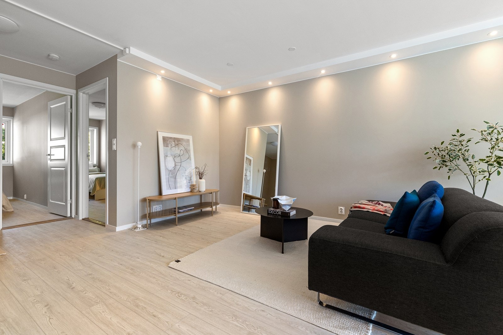 Det er downlights i himlingen. Galleribilde