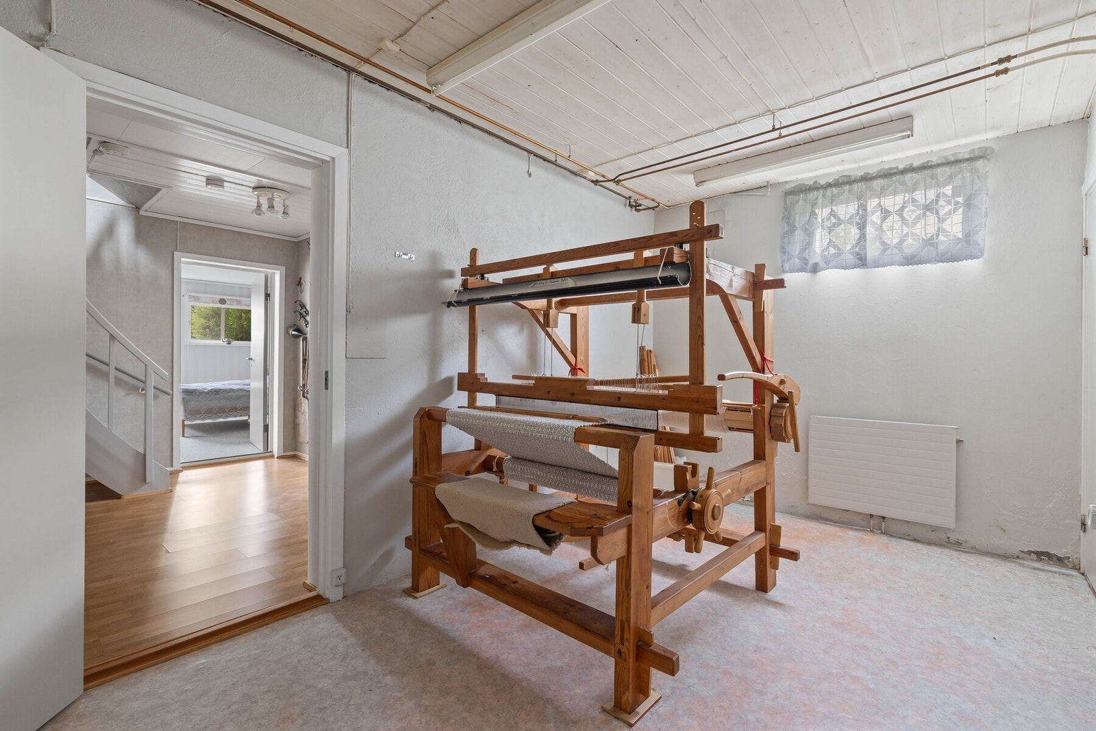 Perfekt for hobbyrom, lagring, verksted eller andre plasskrevende aktiviteter. Galleribilde