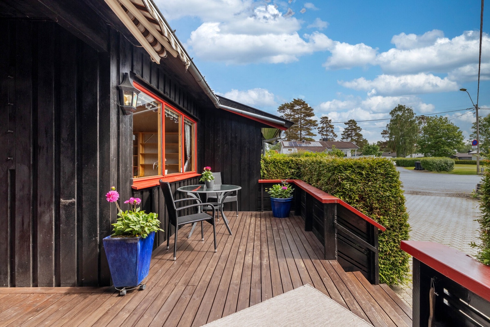 God parkeringsplass på egen tomt og i garasje. Galleribilde