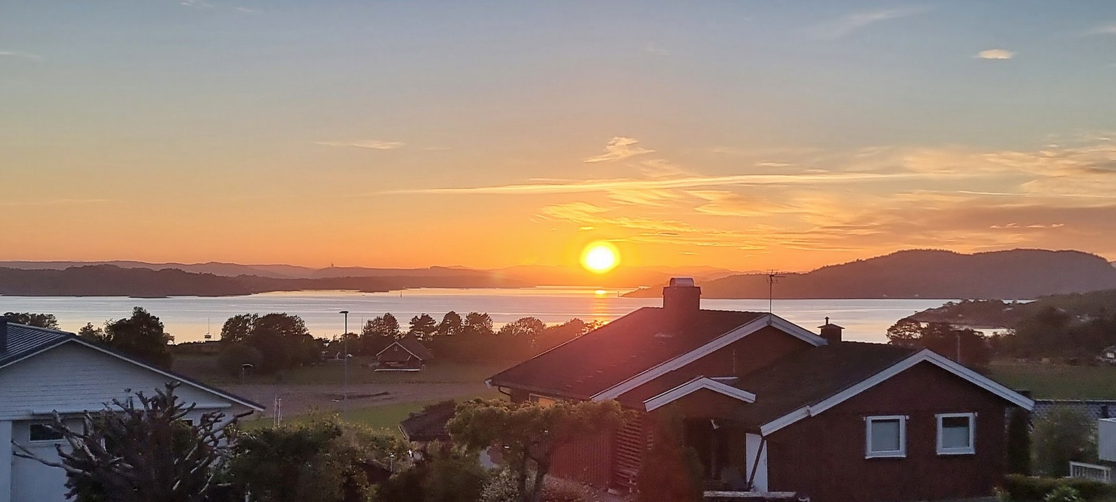Selgers egne bilder av solnedgang. Galleribilde