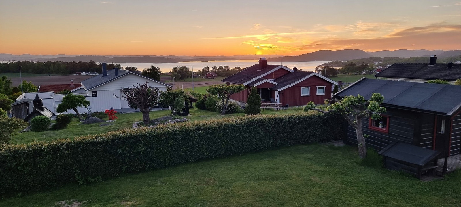 Selgers egne bilder av solnedgang. Galleribilde