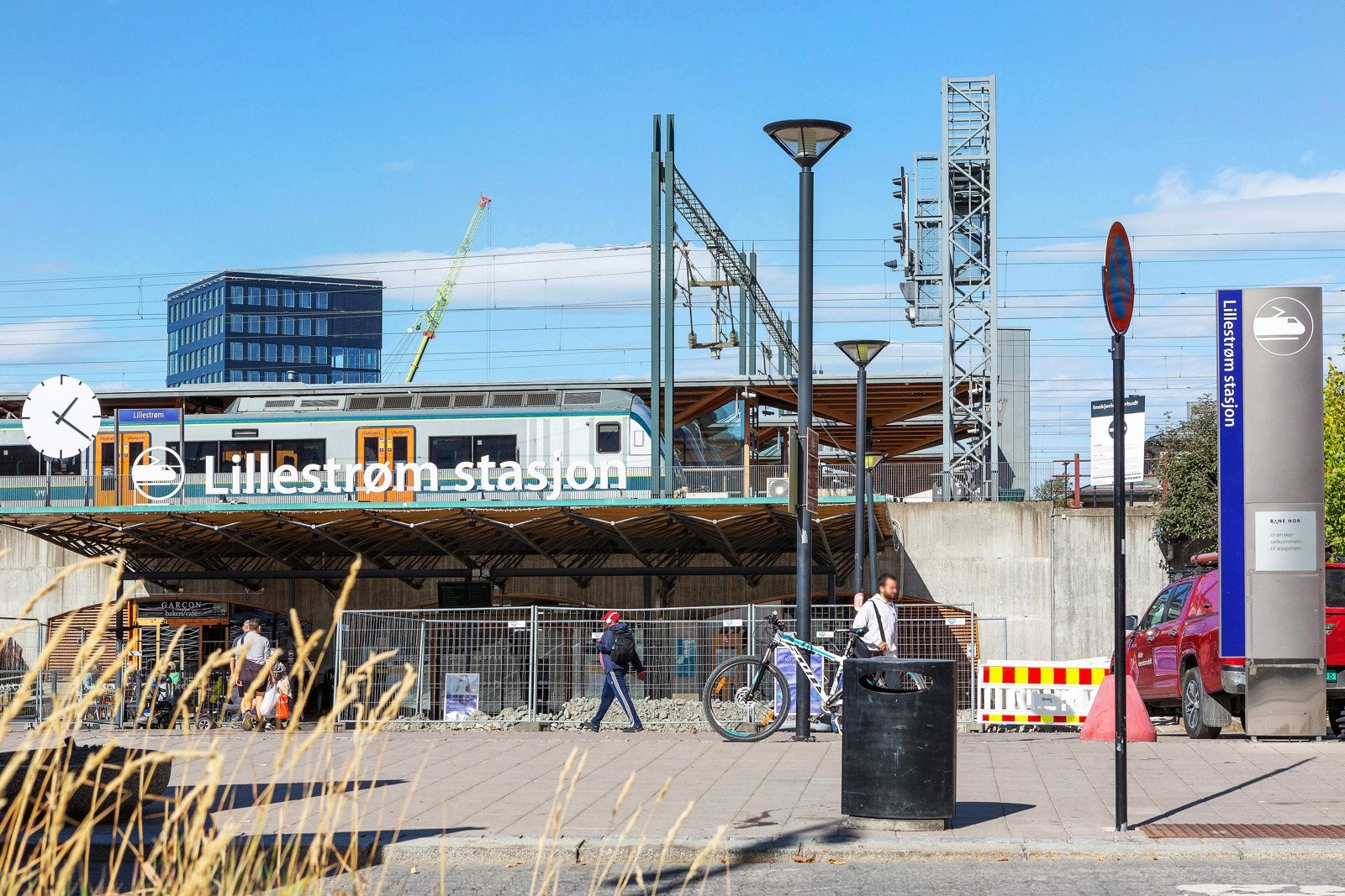 Kort vei til Lillestrøm stasjon, herfra kommer du til Oslo S på 10 minutter. Galleribilde