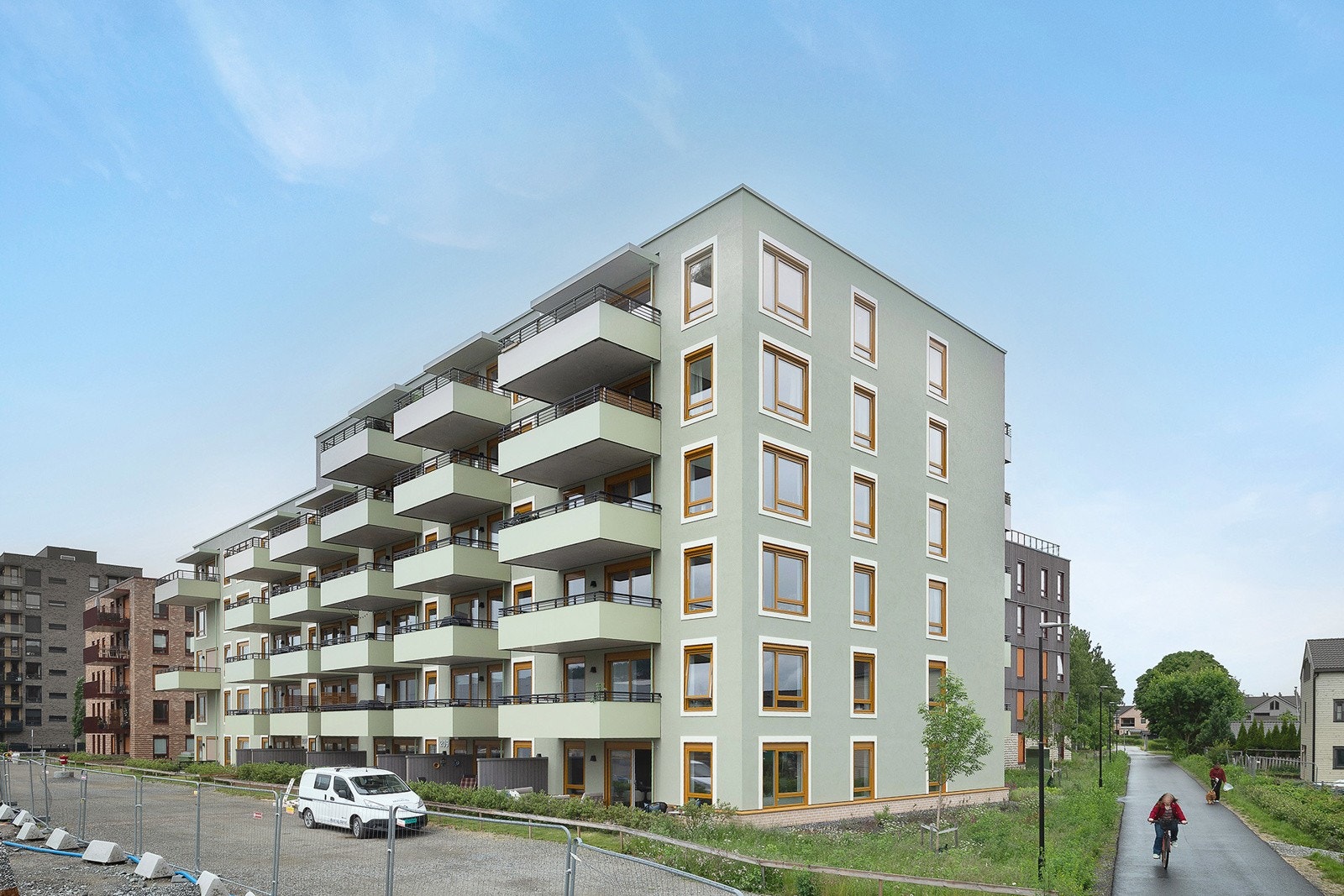 Leiligheten ligger til i hjørnet av bygget. Galleribilde