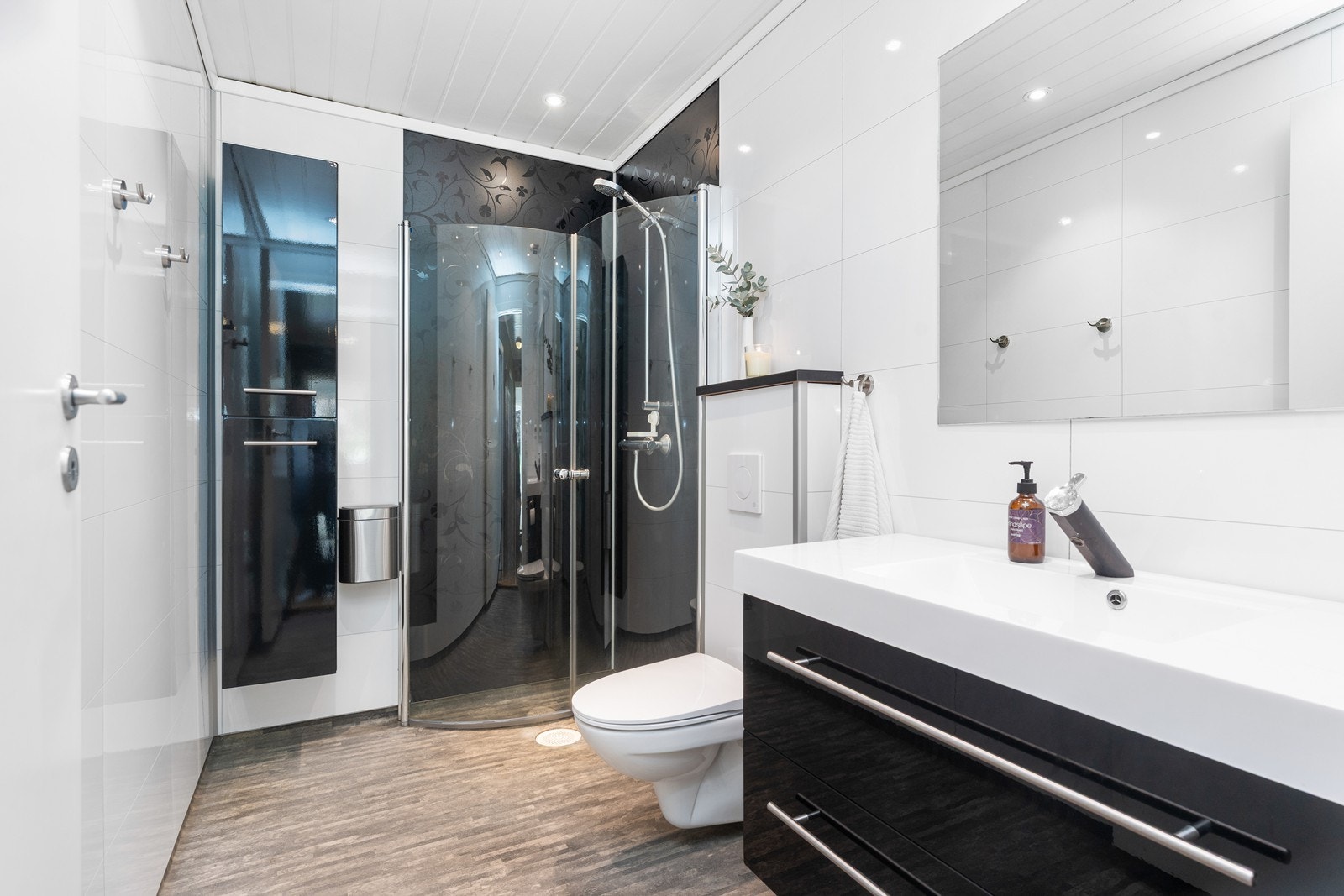 Pent bad som ble modernisert i 20__ Galleribilde