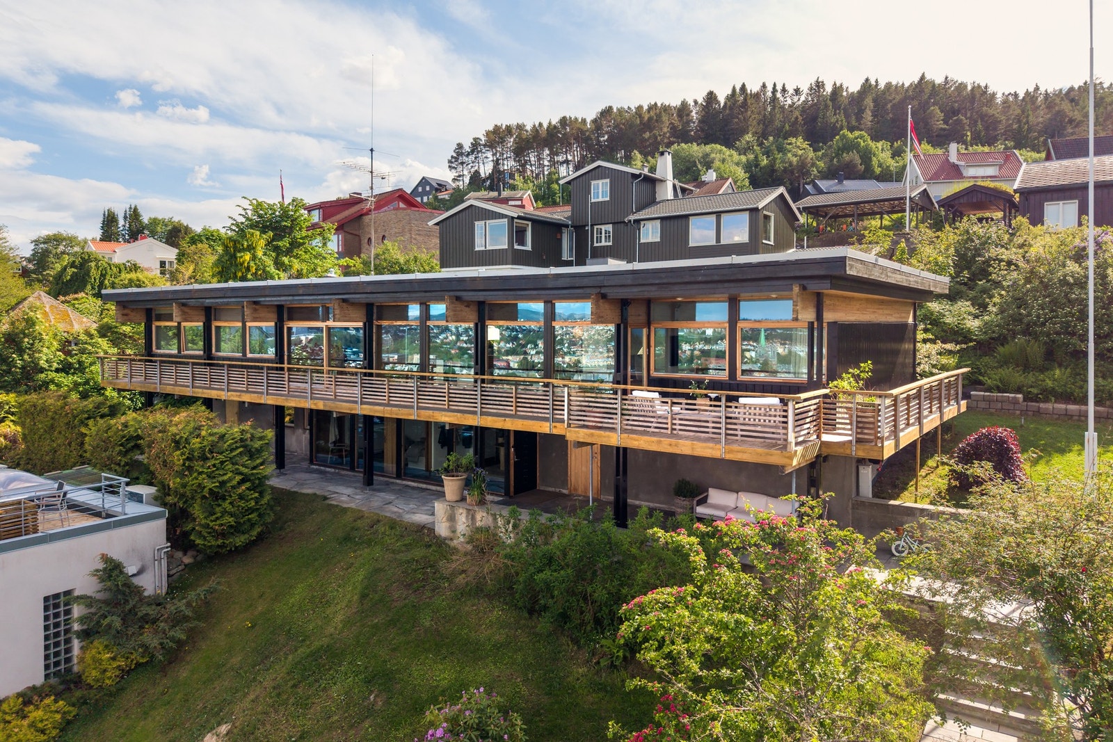 Arkitekttegnet funkisperle med særdeles attraktiv beliggenhet på Sverresborg.