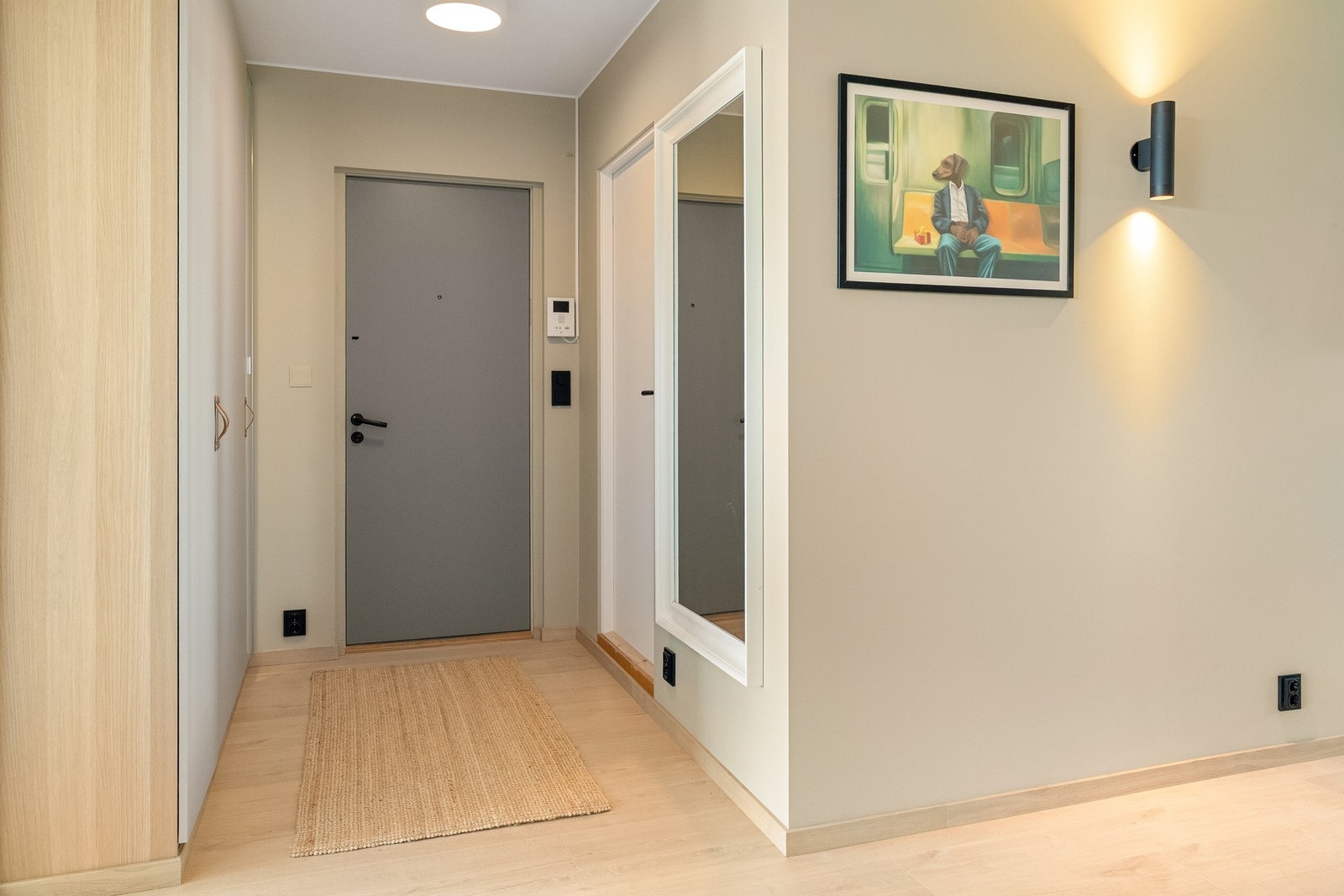 Meget flott entré/gang som gir et svært godt førsteinntrykk. Galleribilde