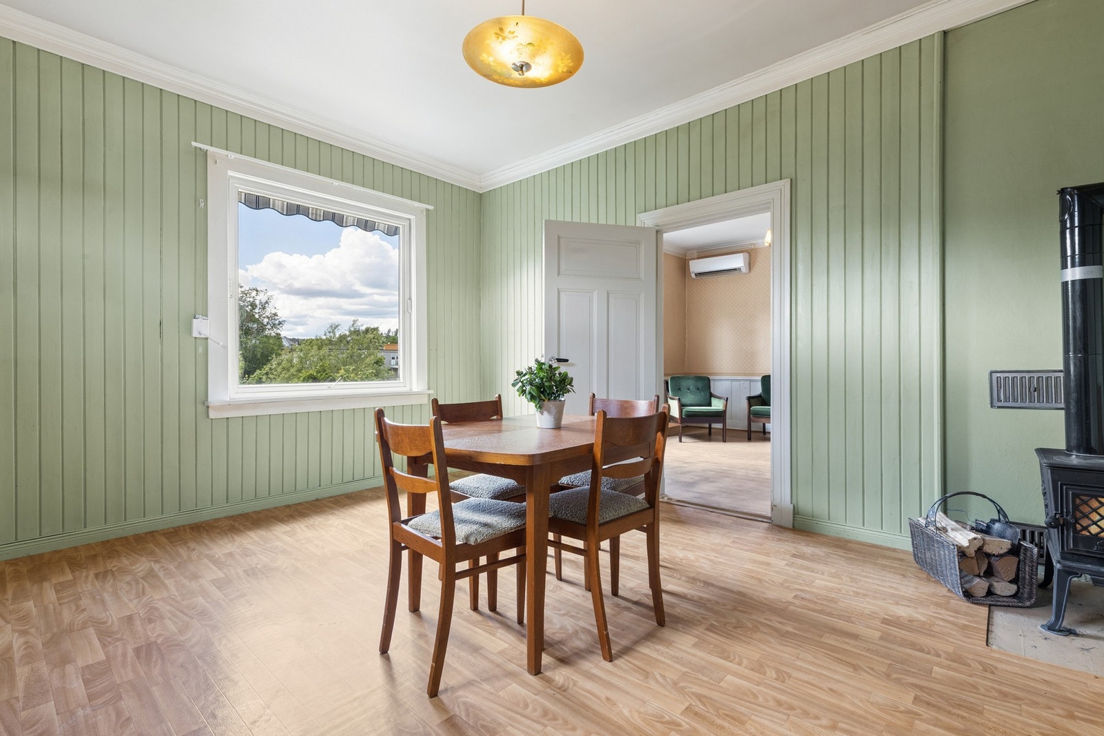 Fin plass til spisestue her. Galleribilde