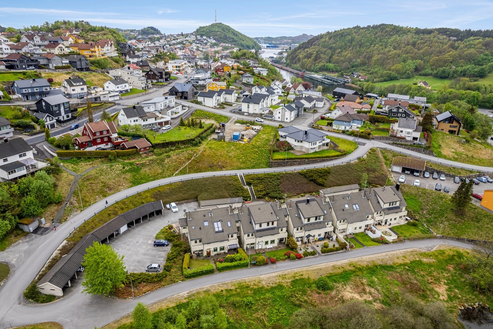 Fra leiligheten er det gangavstand til Egersund sentrum med butikker og servicetilbud. Galleribilde