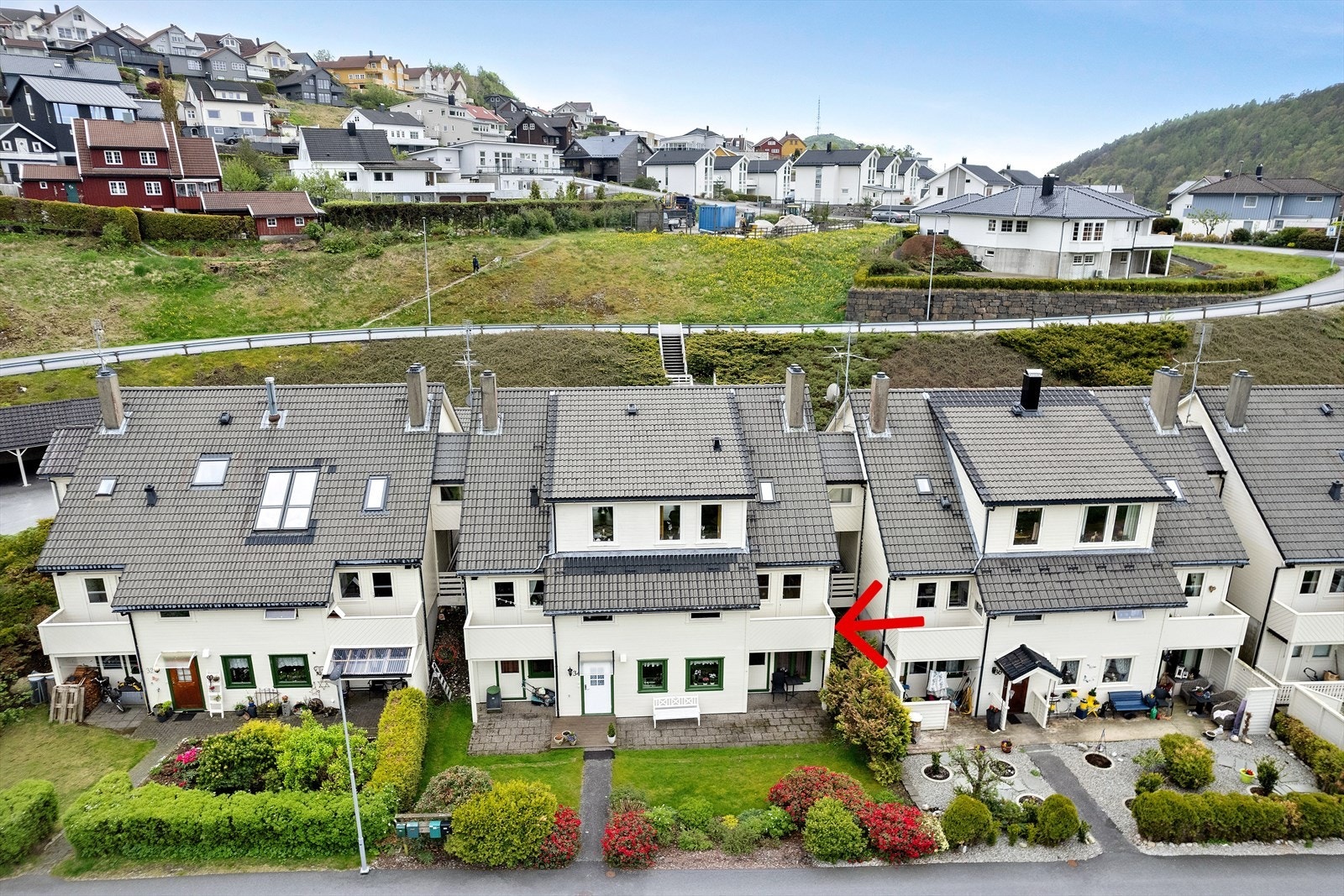 Leiligheten ligger i et populært og etablert boligområde i Hafsøy. Galleribilde