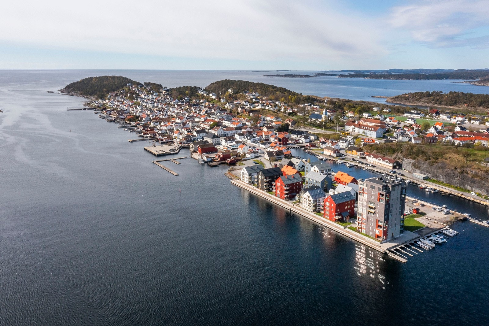 Smietangen ligger i umiddelbar nærhet til alt hva en koselig sørlandsby kan tilby. Galleribilde