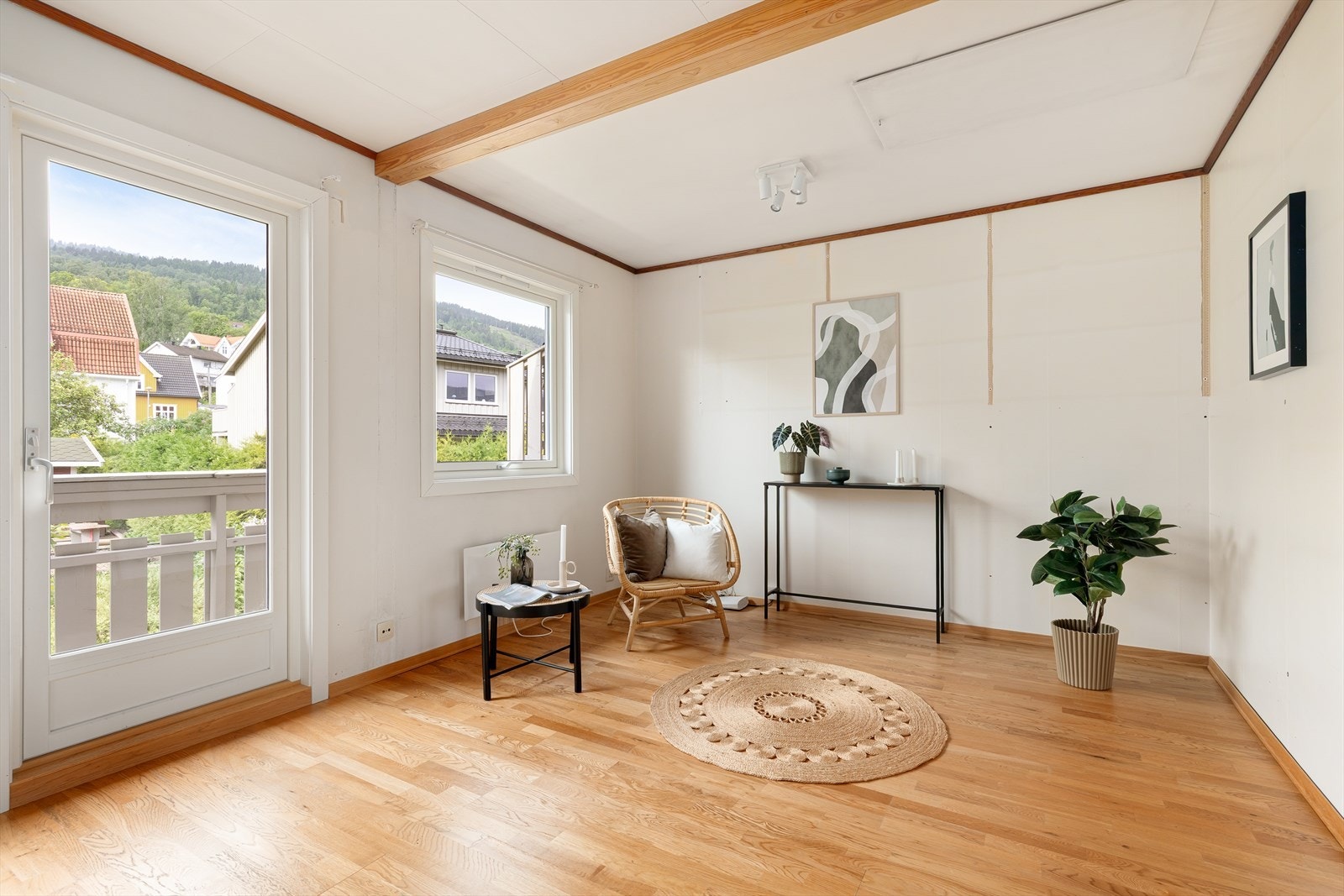 Den delen av stuen som tidligere var et soverom, fungerer utmerket som en rolig lesekrok eller kontorplass. Kan enkelt tilbakeføres ved behov. Galleribilde