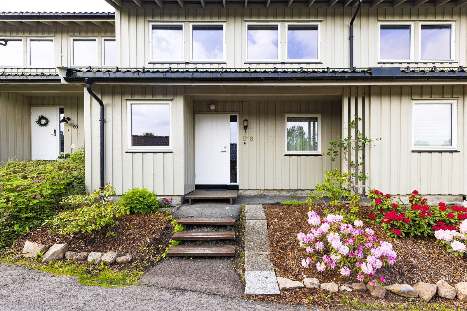 Et familievennlig rekkehus med attraktiv beliggenhet på Danvik, i et populært og veldrevet borettslag. Galleribilde
