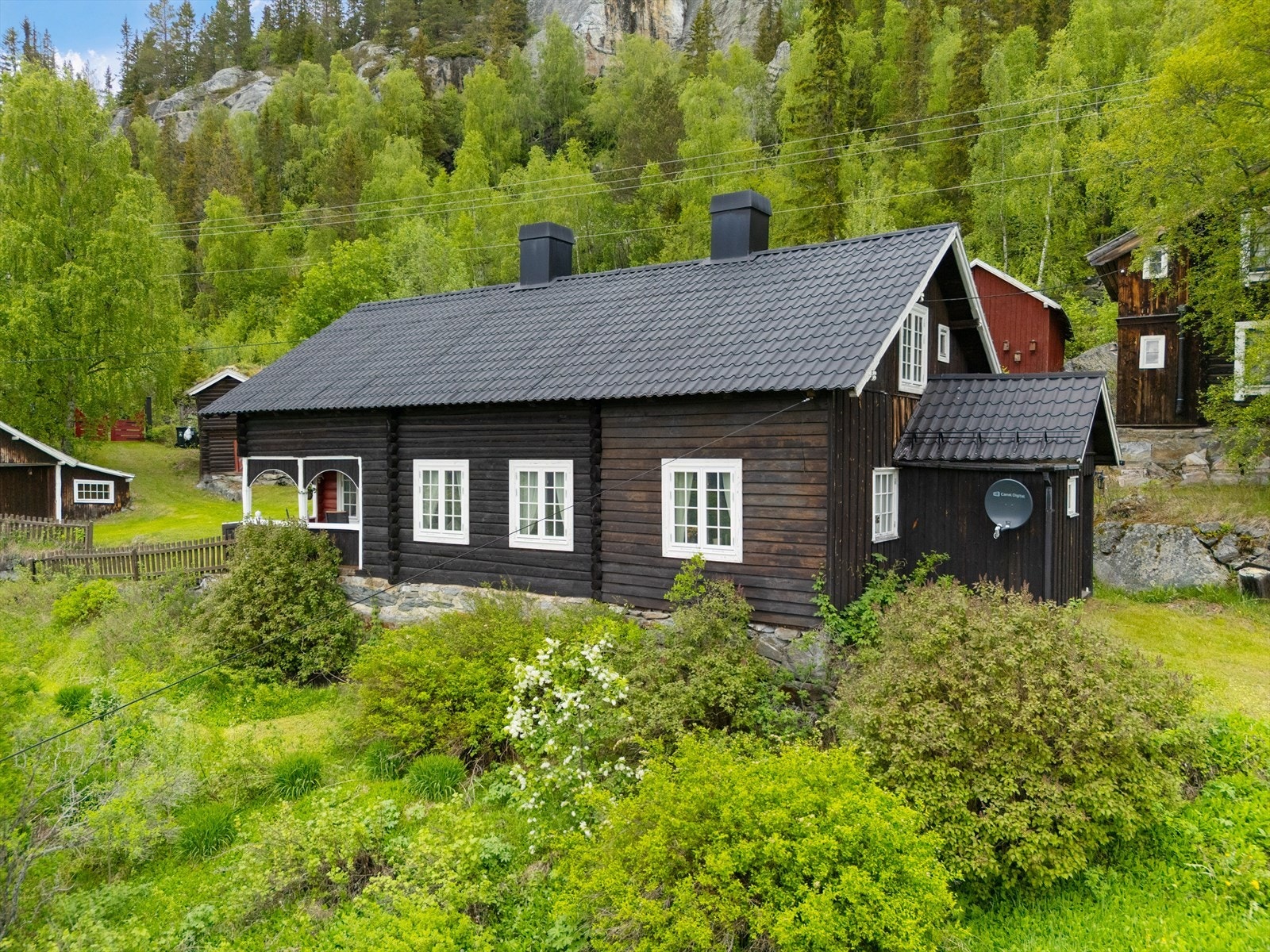 Boligen har inngang fra to sider. Galleribilde