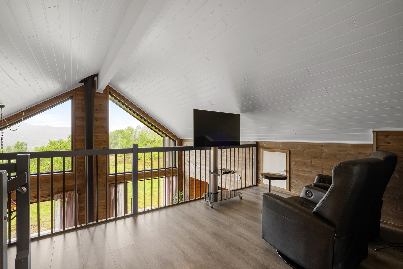 Praktisk loftstue - perfekt for barna! Galleribilde