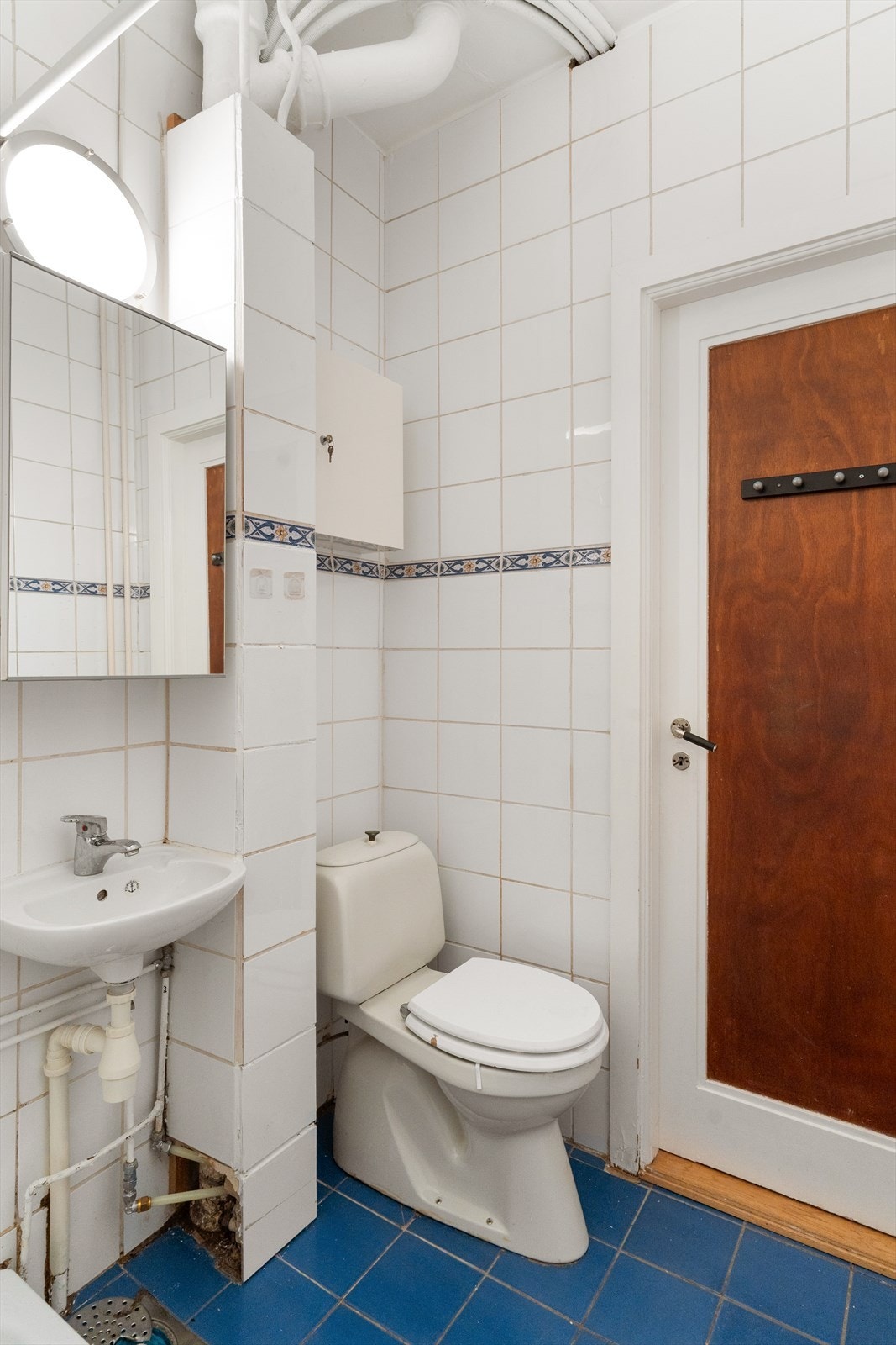 Badet har behov for renovering. Galleribilde