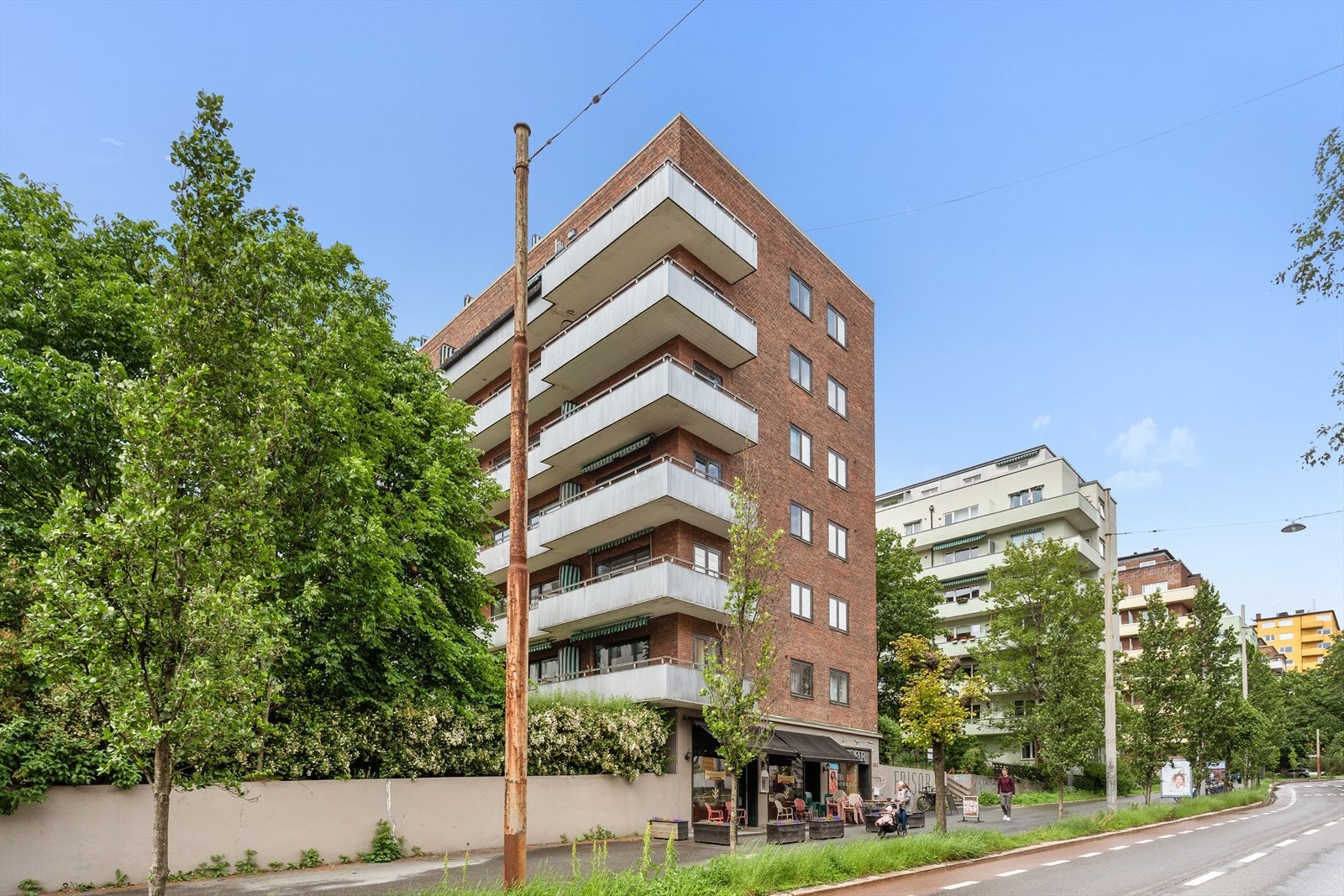Kort vei til offentlig kommunikasjon og alle tenkelige servicetilbud. Galleribilde