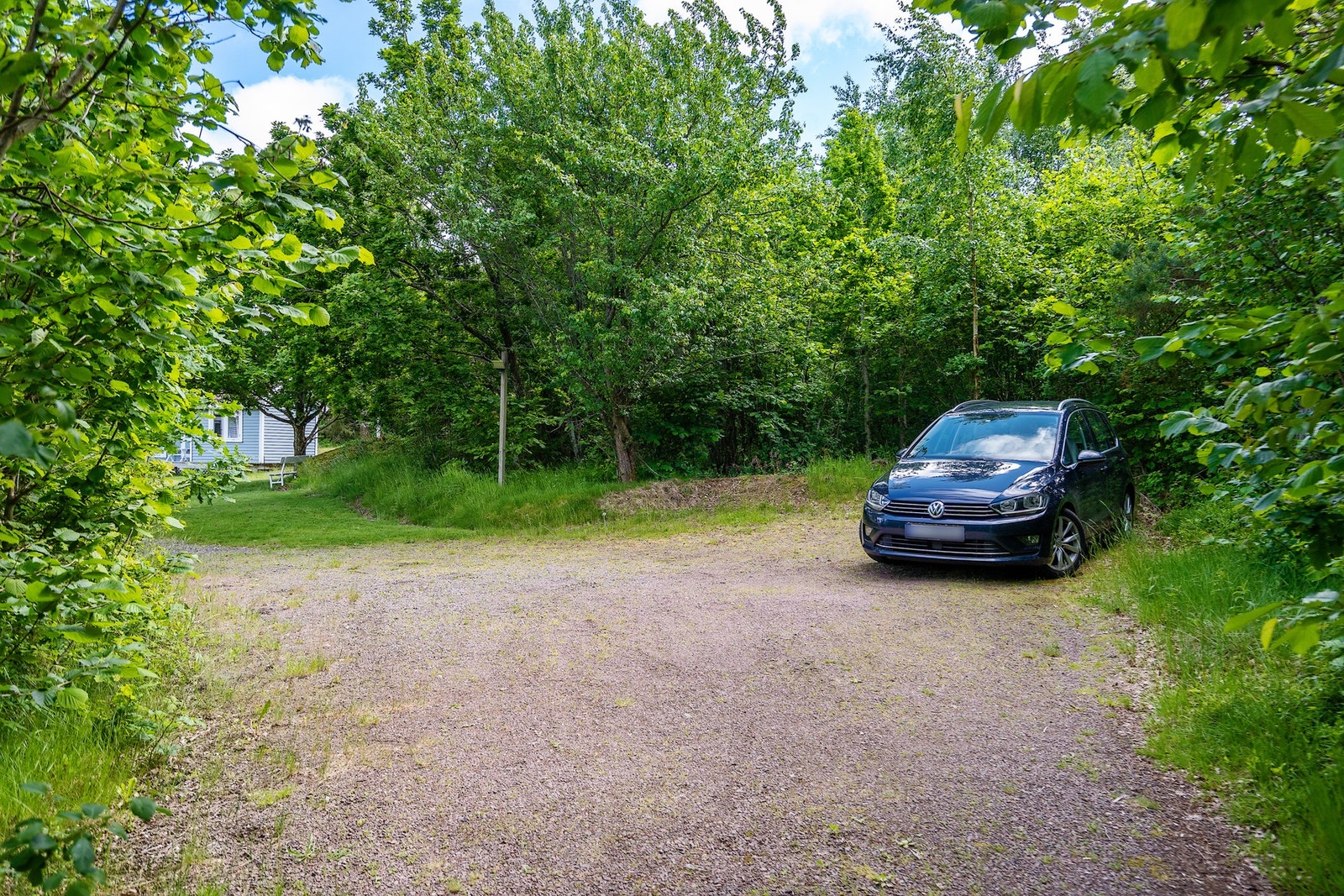 God plass til parkering for hele familien Galleribilde