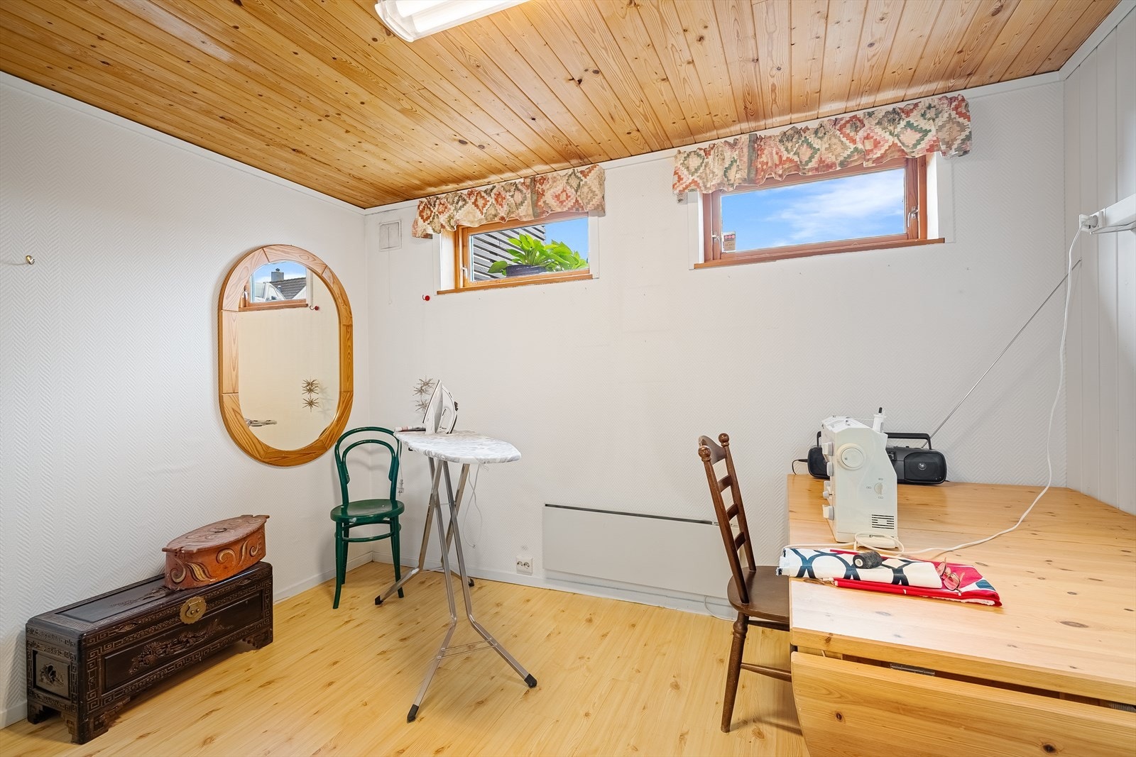 Fleksibelt rom som egner seg godt til hobby, arbeid eller lagring. Galleribilde