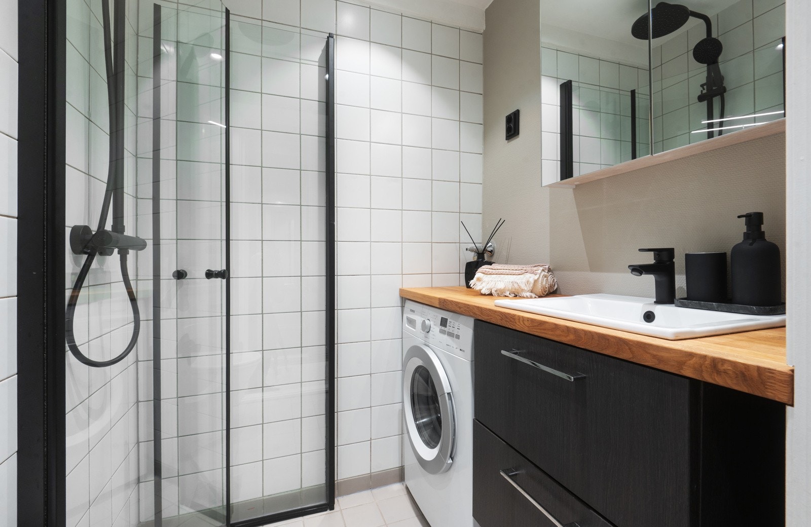 Badet i leiligheten er fra 2002 og ble pusset opp i regi av borettslaget Galleribilde