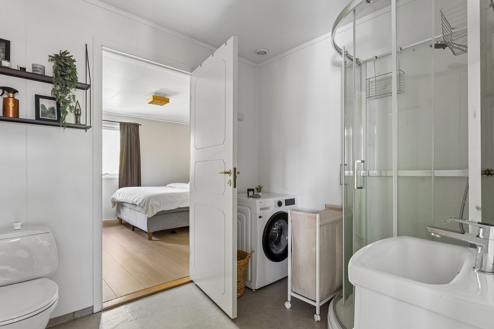 Det er også opplegg for vaskemaskin på badet. Galleribilde