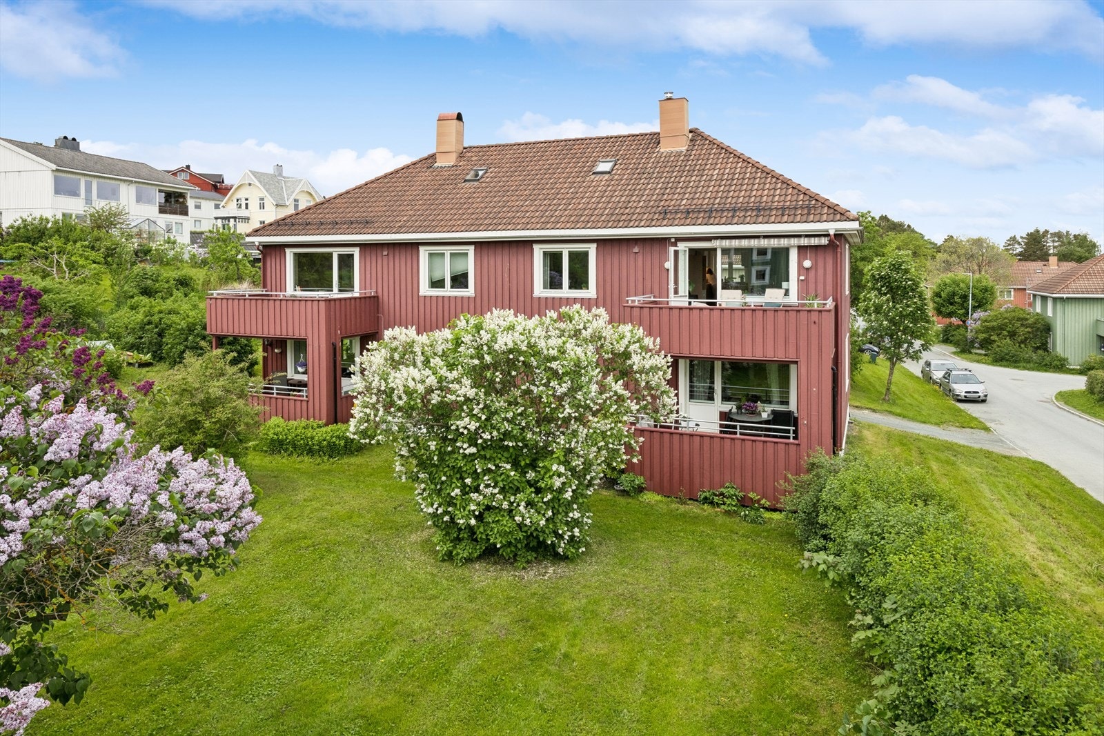 Området har en rolig og tilbaketrukken beliggenhet, men kort vei til sentrum. Galleribilde