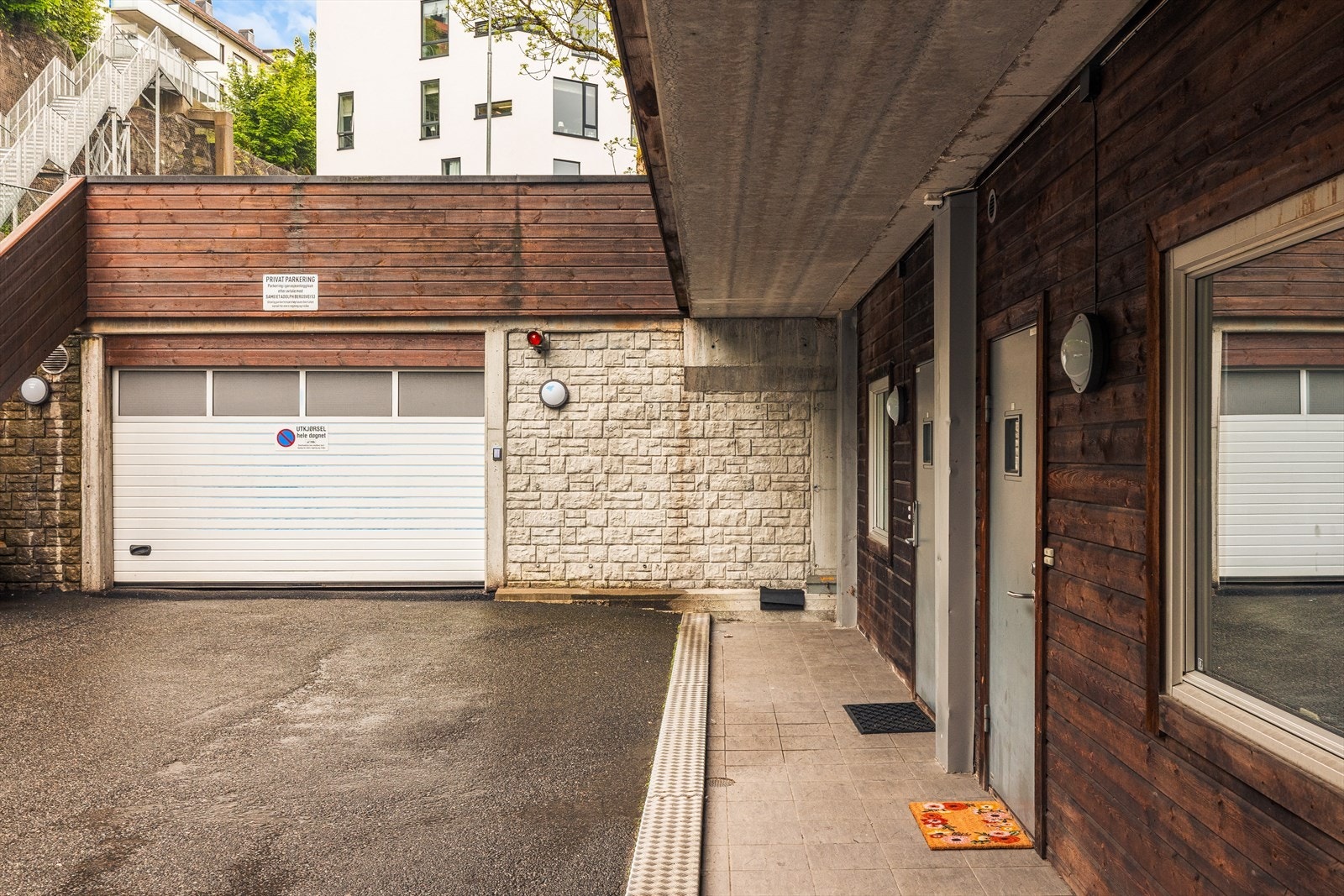 Sameiet har felles sykkelparkering i garasjen. Galleribilde