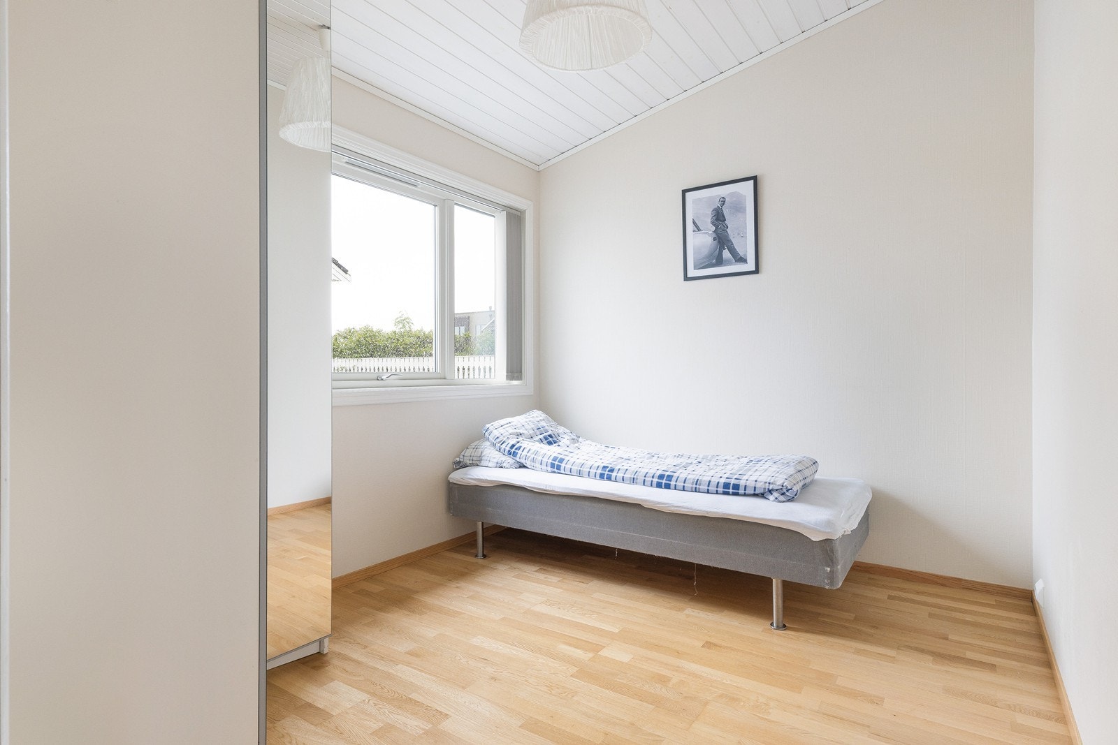 2. etasje: Soverom / kontor. Galleribilde