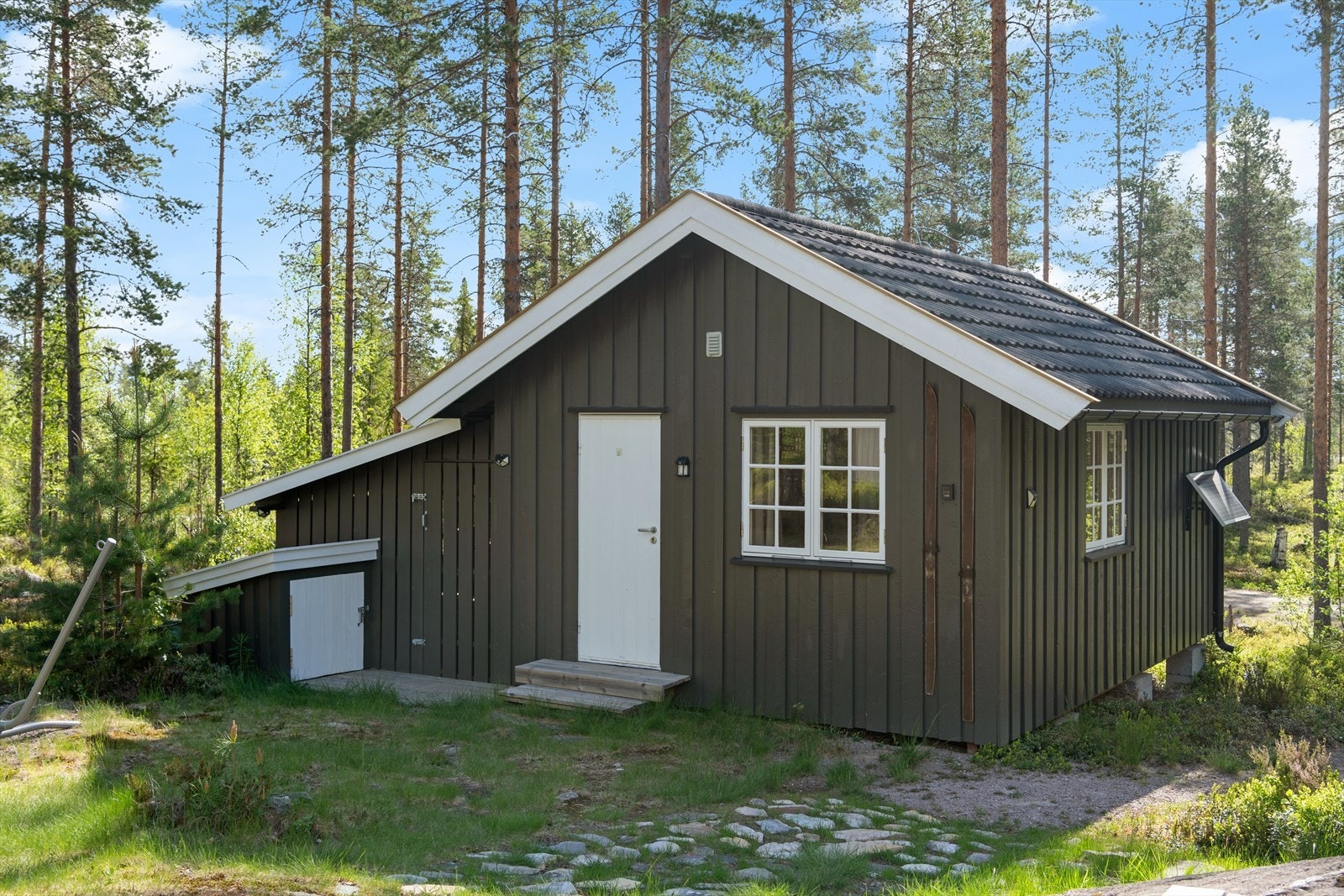 Frittstående anneks - perfekt for gjester eller ekstra soveplasser Galleribilde