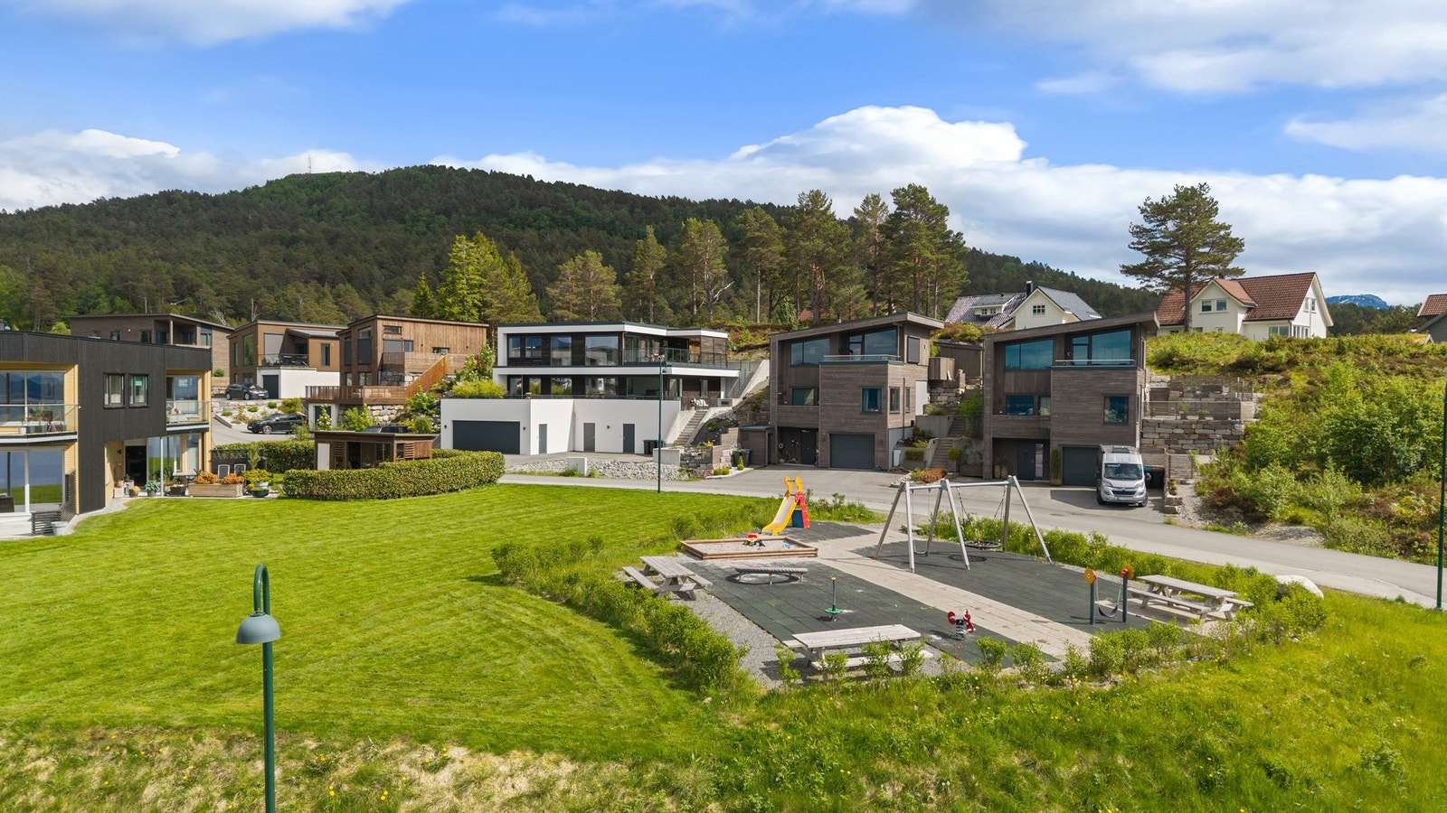 Felles lekeområde som du både kan se fra hjemmet, eller gå til på sekunder. Galleribilde