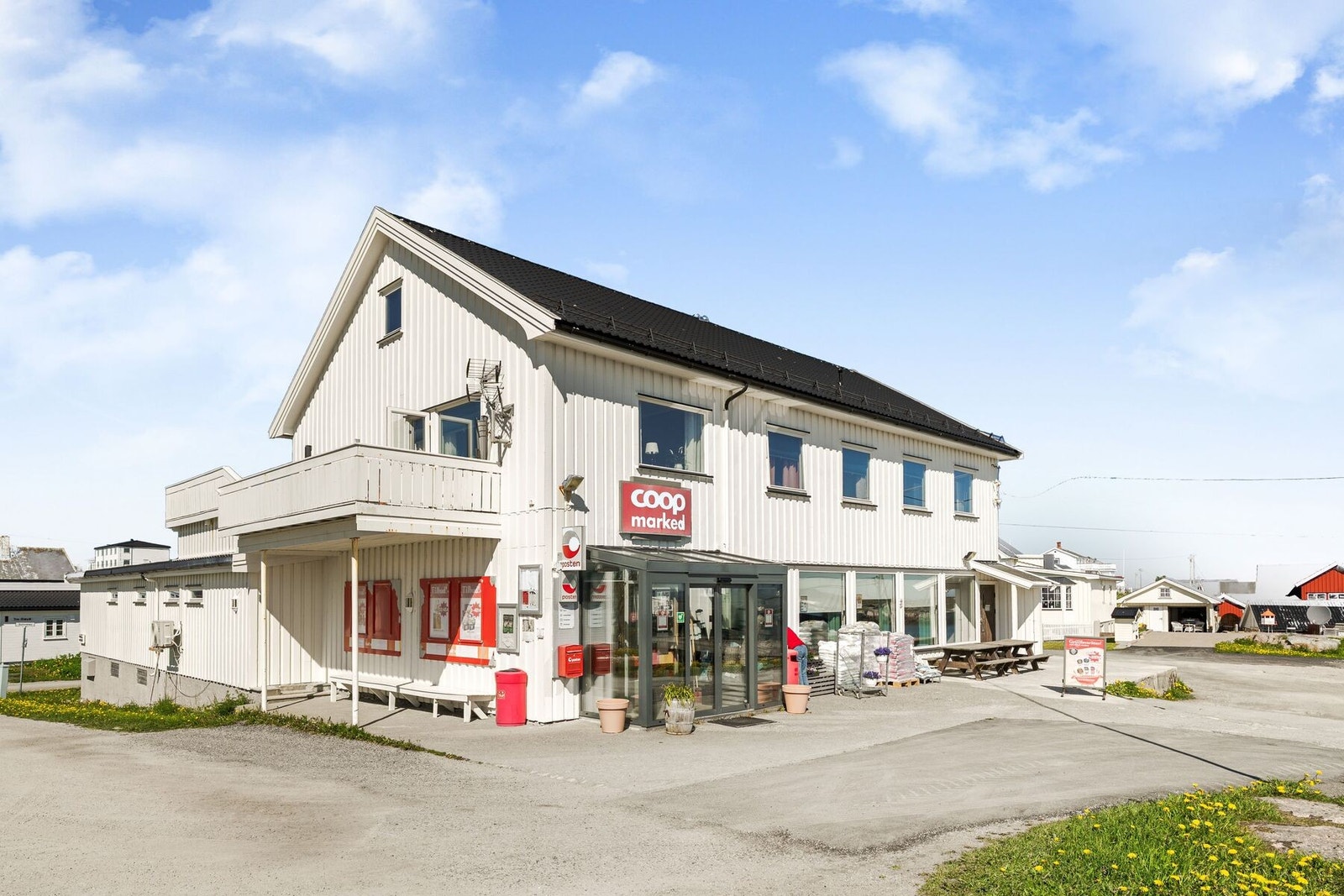 Dagligvarebutikken ligger bare 250 meter fra boligen Galleribilde